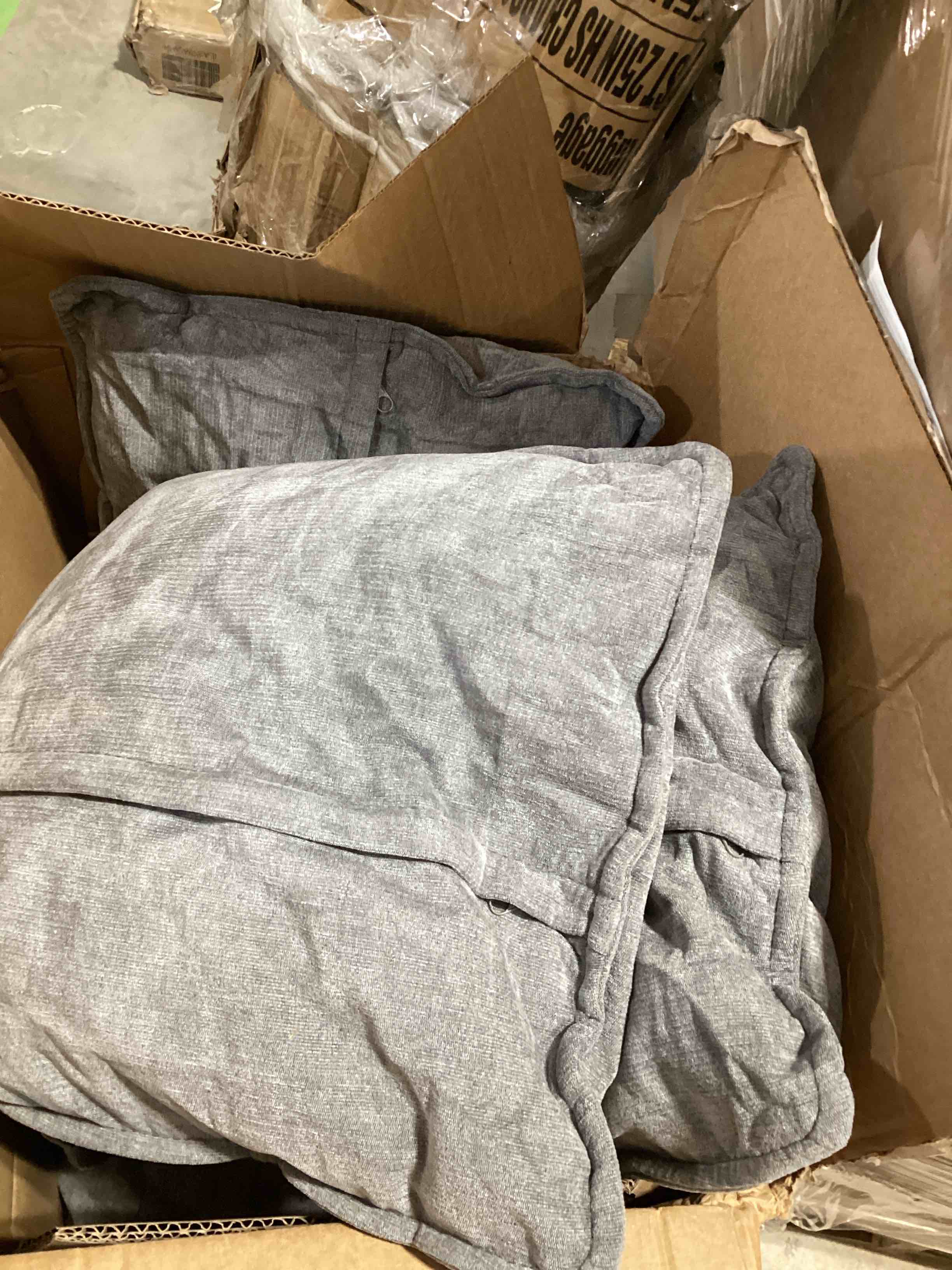 https://s3.amazonaws.com/lotting-images-prod/bidfta/PPE1631241_1737475199879.jpeg