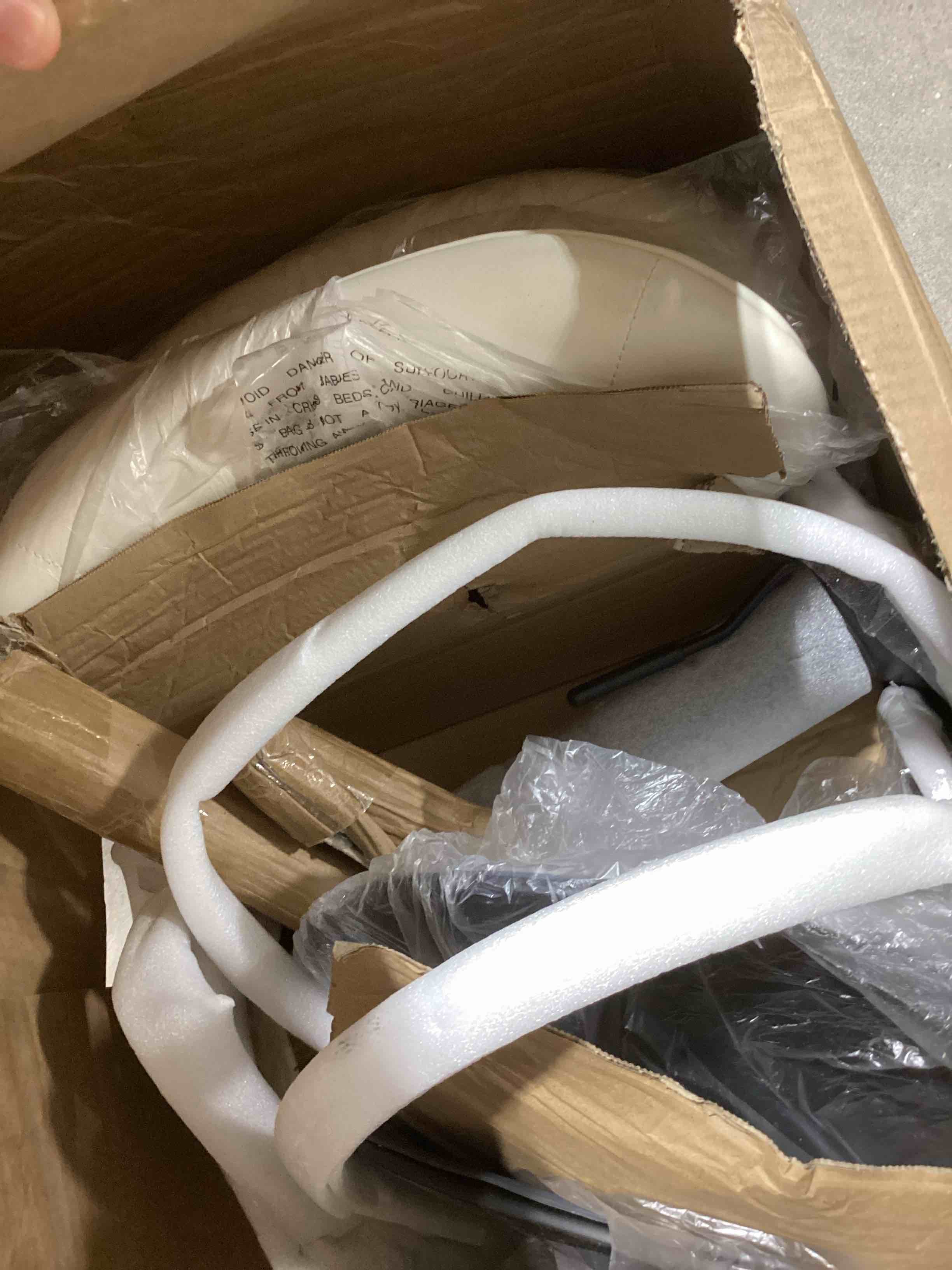 https://s3.amazonaws.com/lotting-images-prod/bidfta/PPE1631465_1738595569044.jpeg