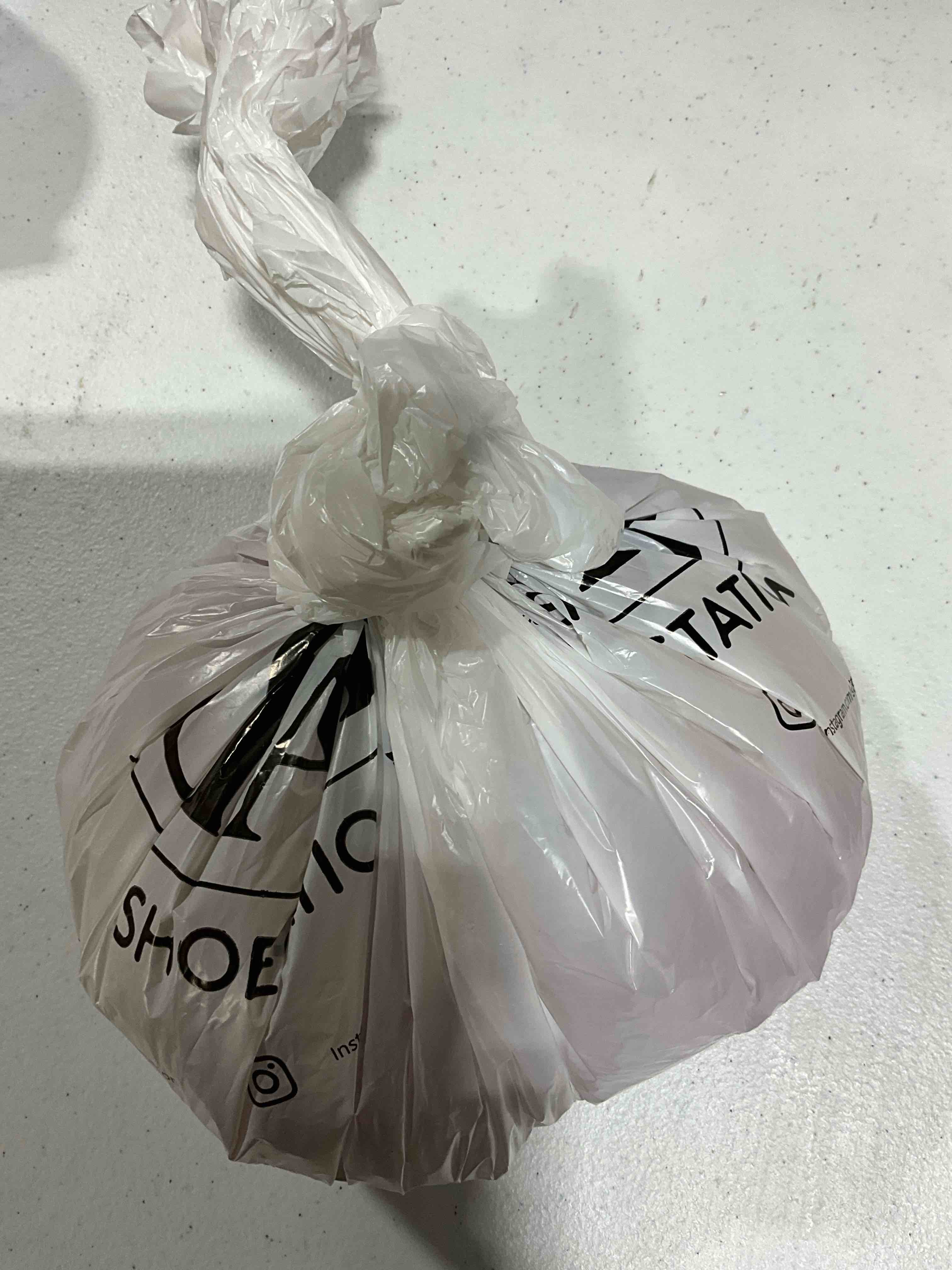 https://s3.amazonaws.com/lotting-images-prod/bidfta/PPE1638560_1745872904440.jpeg