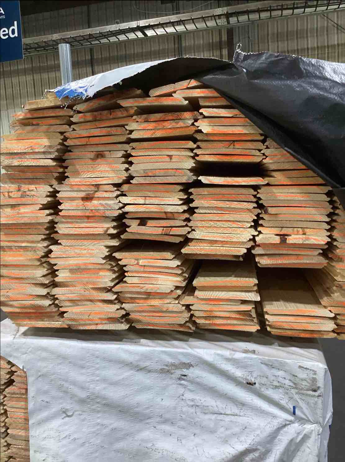 shiplap bundle, roughly 216 count, (whatever you bid, with be multiplied by 216) 