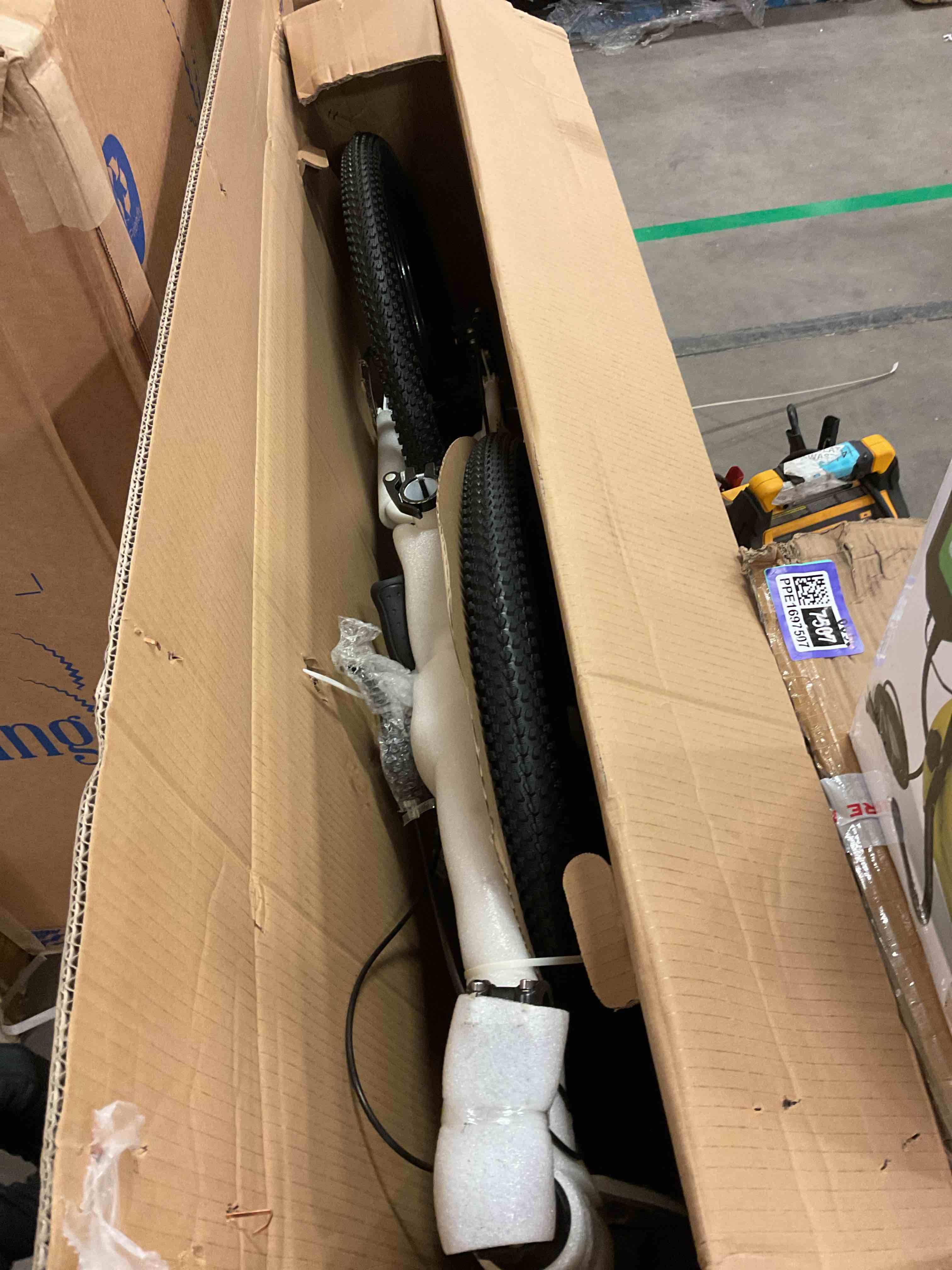 https://s3.amazonaws.com/lotting-images-prod/bidfta/PPE1697513_1736541274286.jpeg
