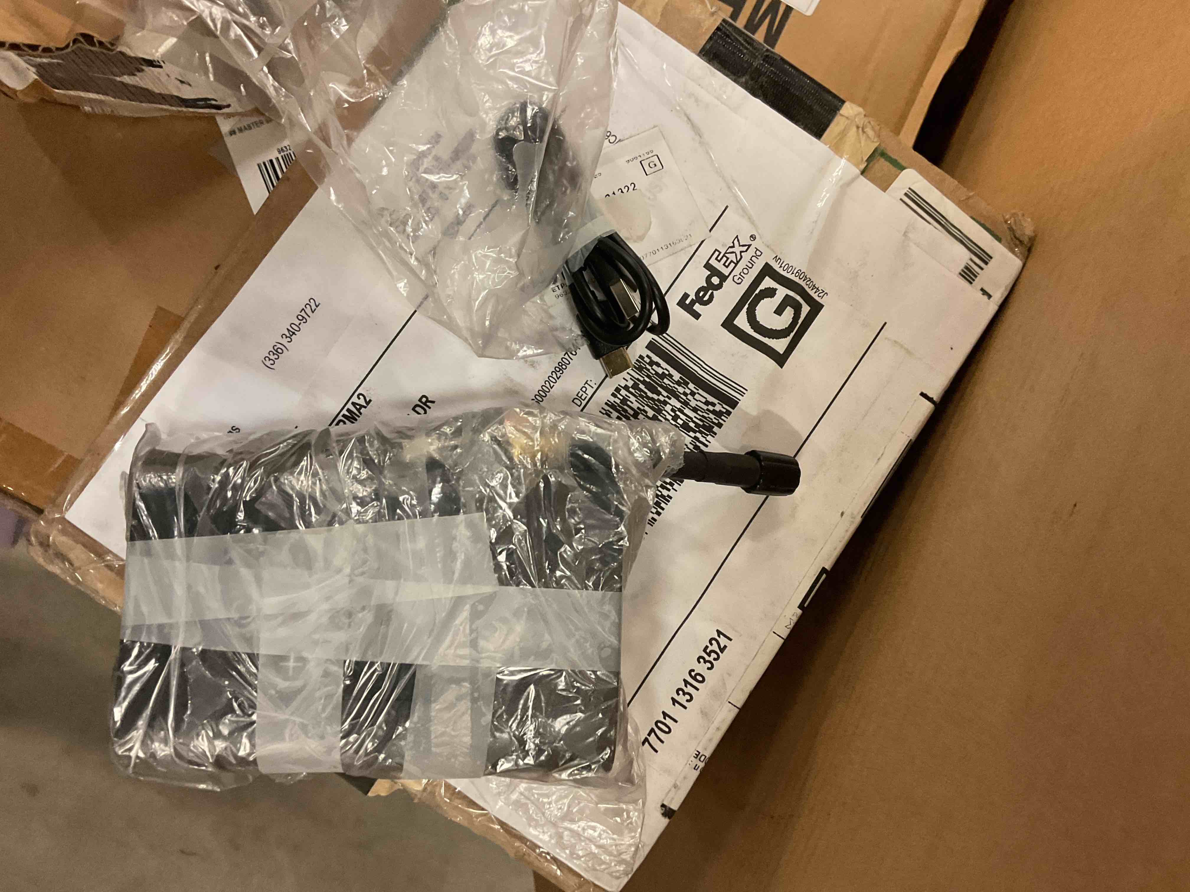 https://s3.amazonaws.com/lotting-images-prod/bidfta/PPE1697534_1736548290091.jpeg