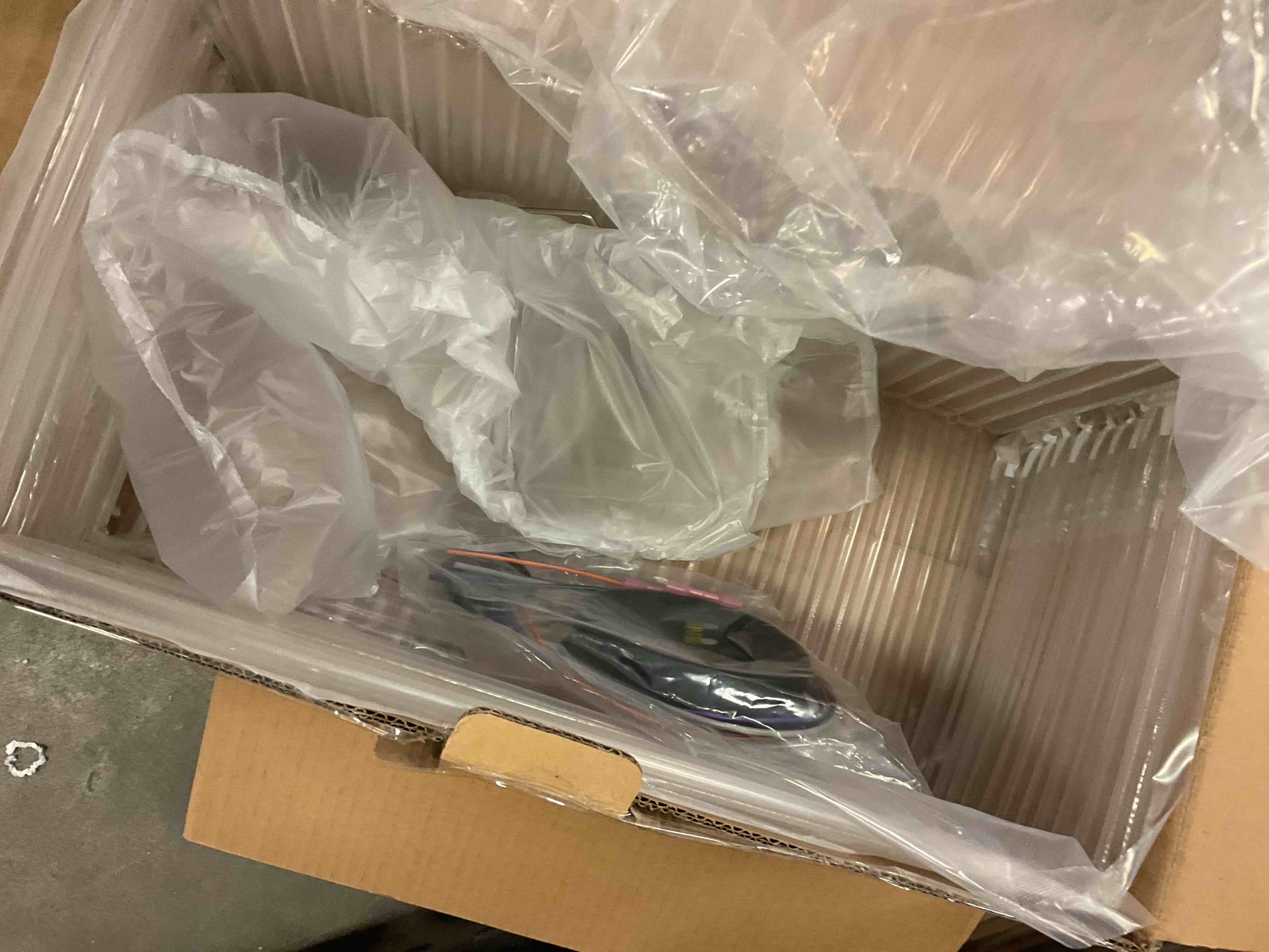https://s3.amazonaws.com/lotting-images-prod/bidfta/PPE1697537_1736548730810.jpeg