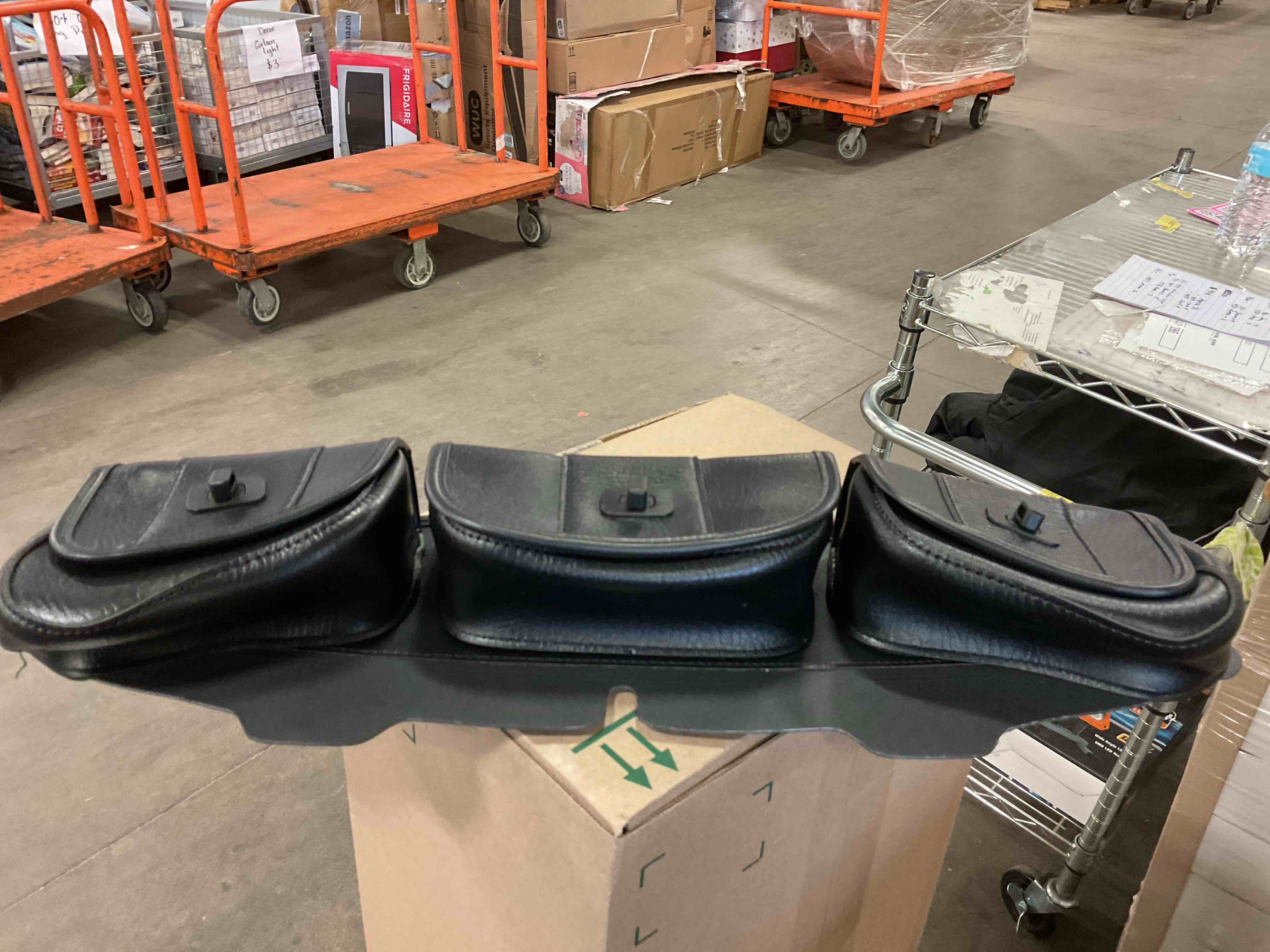 https://s3.amazonaws.com/lotting-images-prod/bidfta/PPE1698482_1741362195712.jpeg
