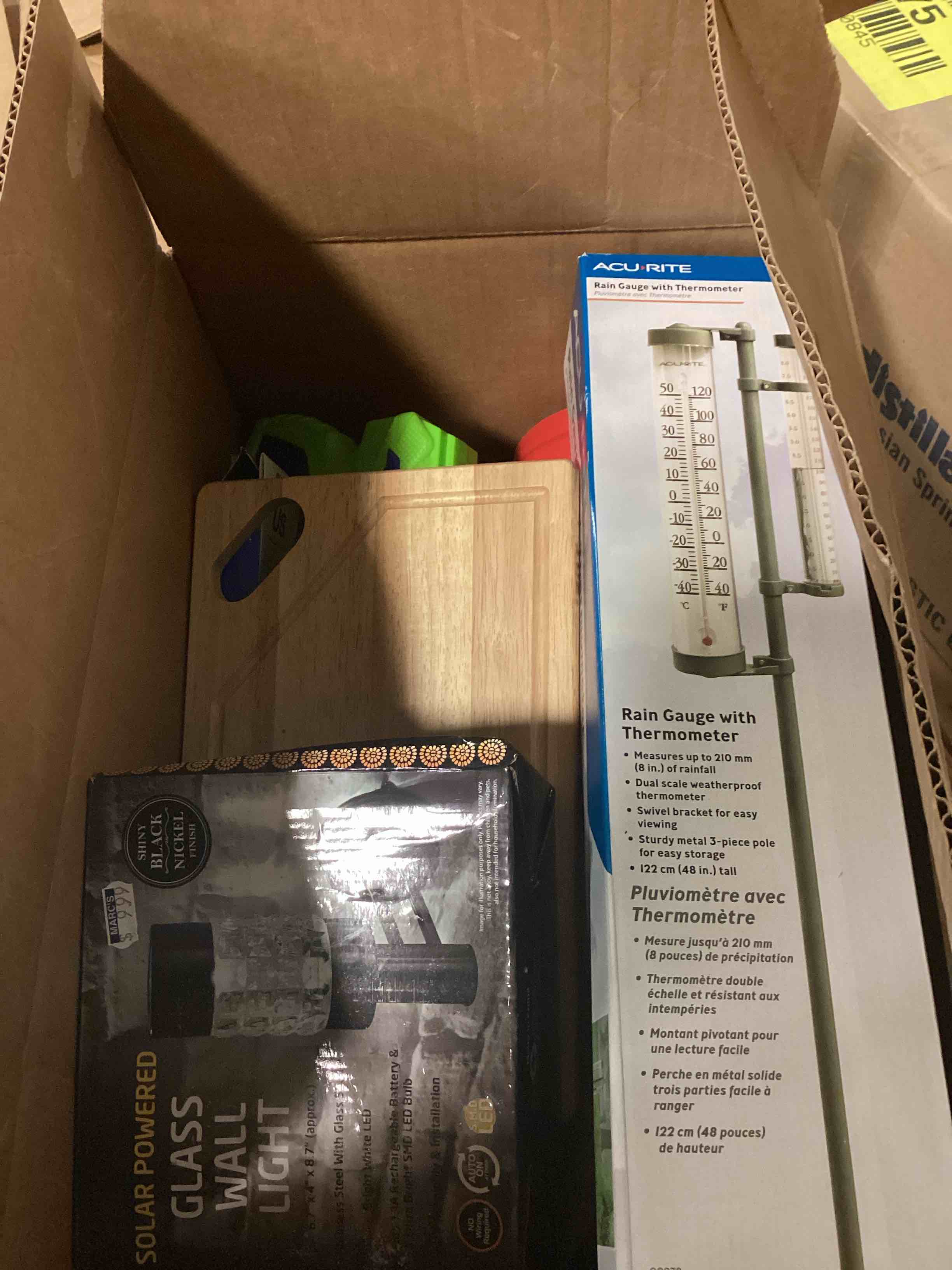 Box Lot of miscellaneous items 