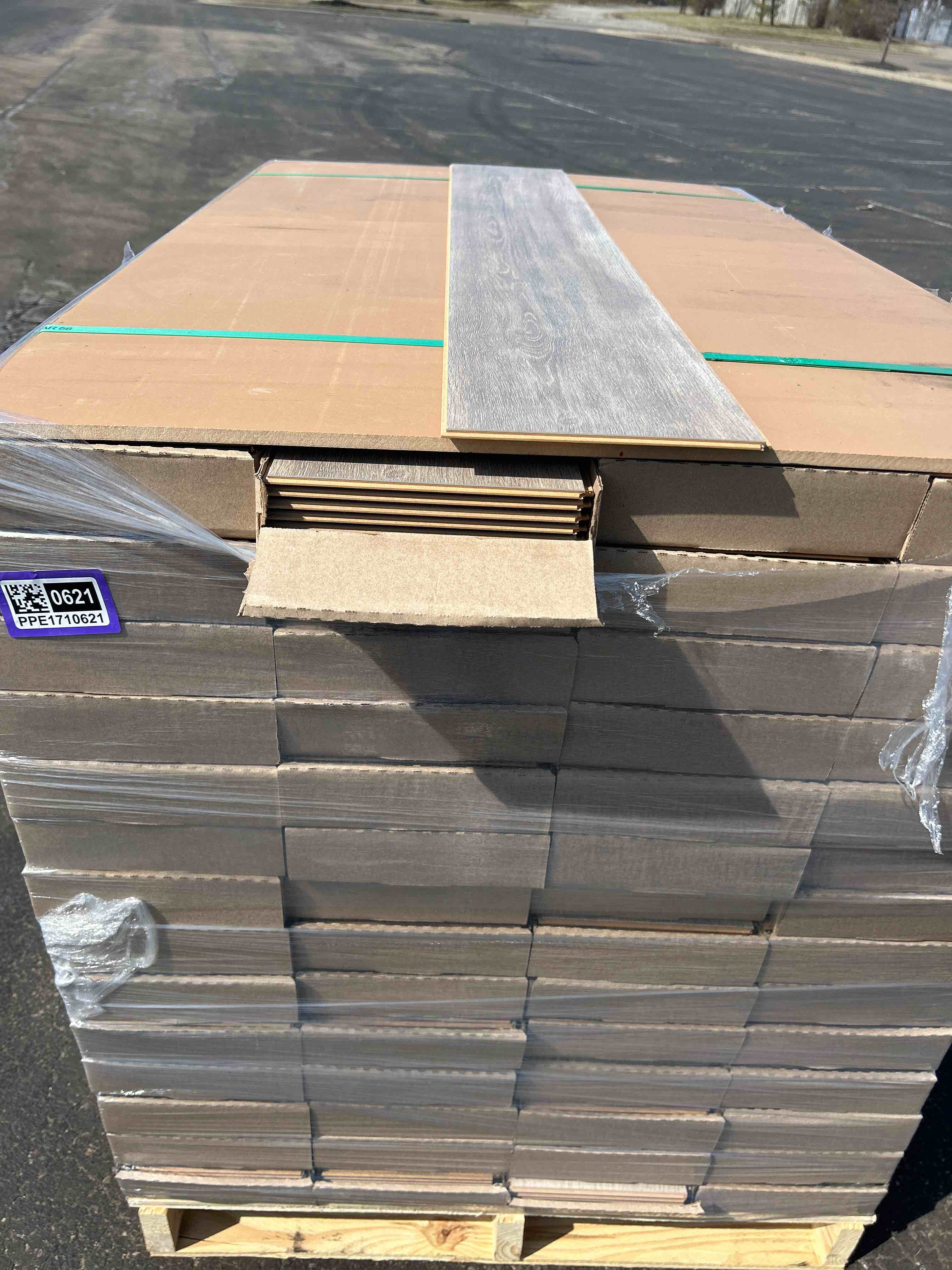 https://s3.amazonaws.com/lotting-images-prod/bidfta/PPE1710621_1741800380069.jpeg