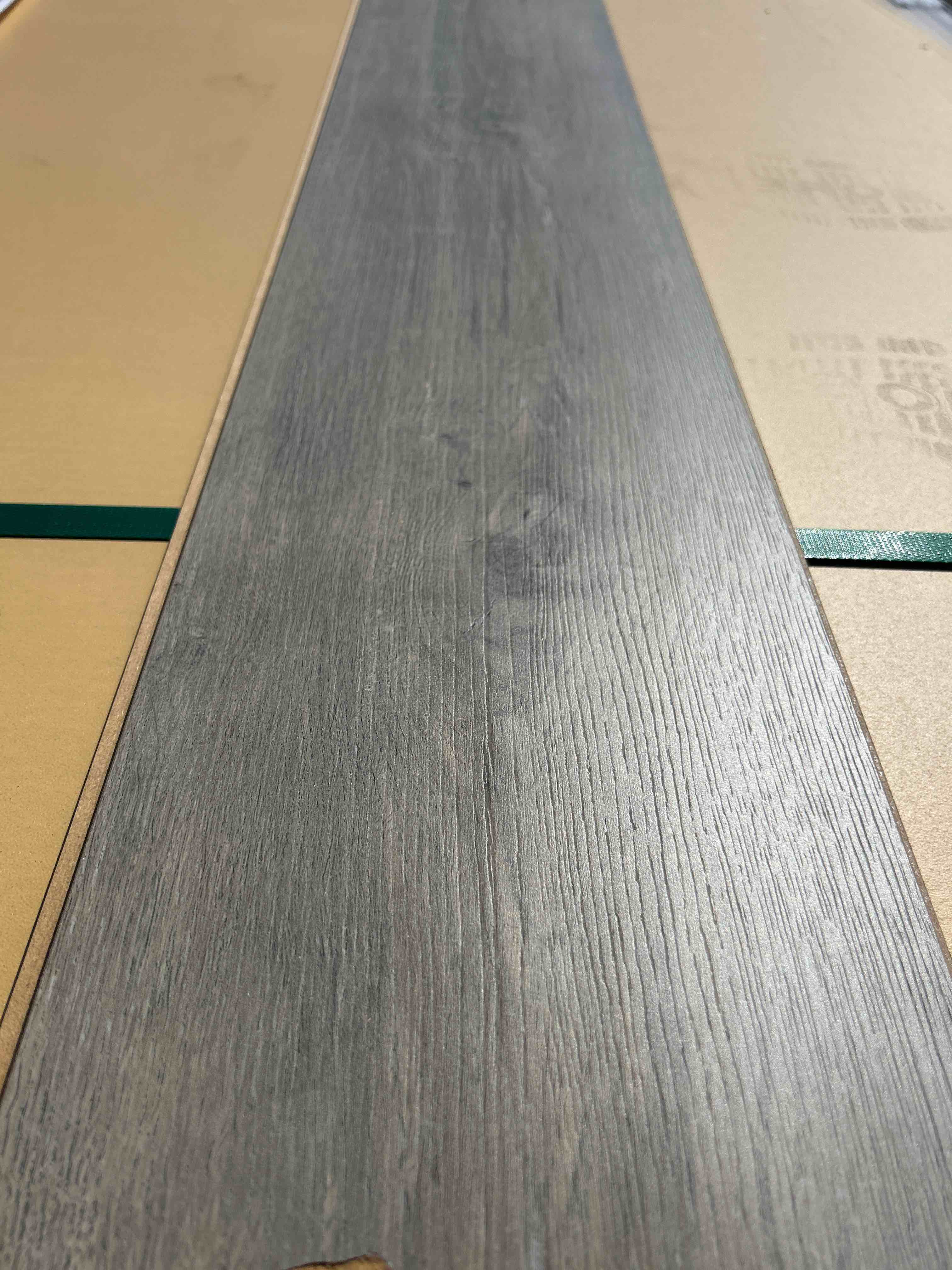 Laminate Wood Flooring (21.25 sq ft/ Box) 56 Boxes = 1190 Sq Ft Bid per sq ft 