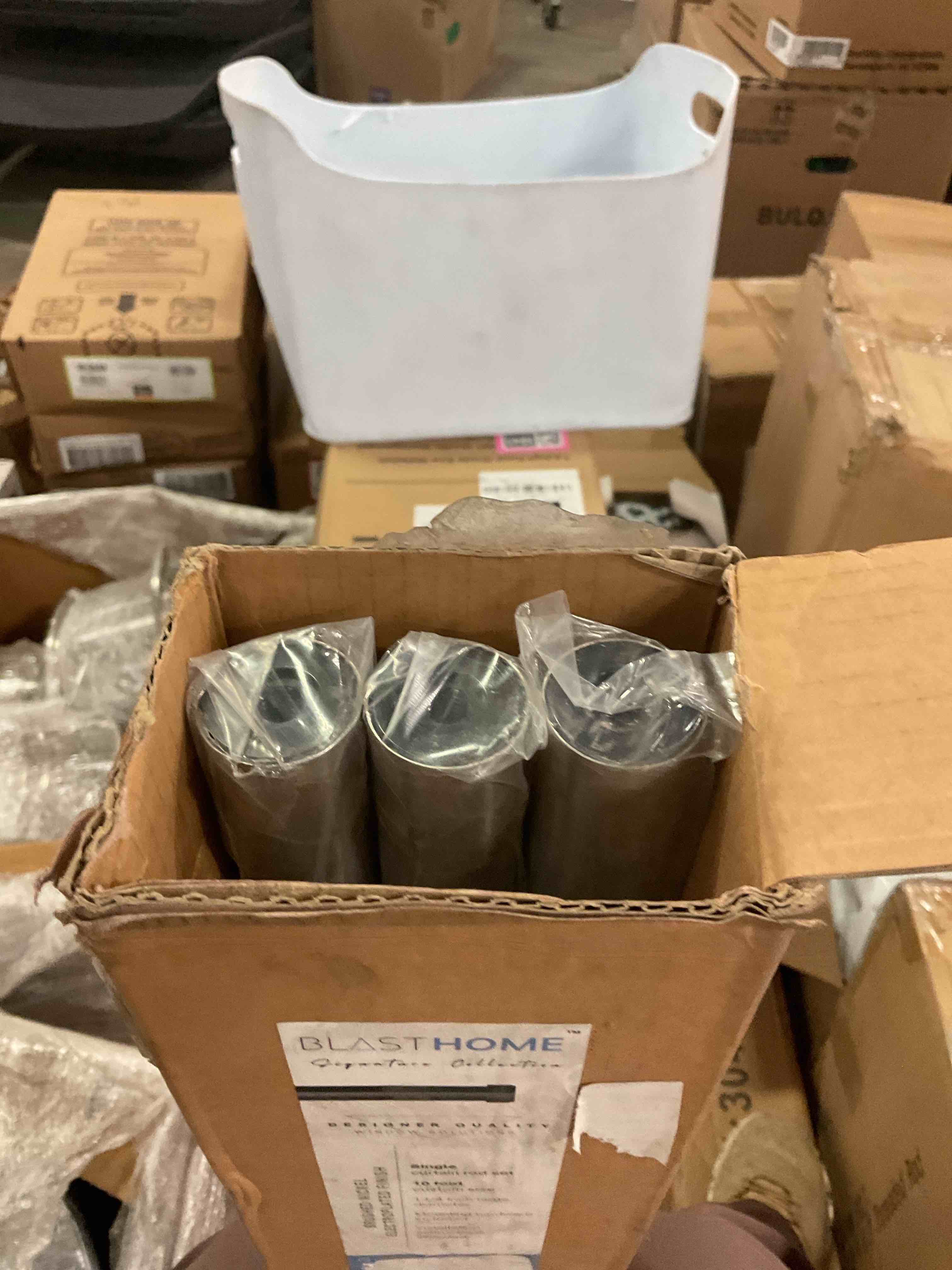https://s3.amazonaws.com/lotting-images-prod/bidfta/PPE1714964_1755701120807.jpeg