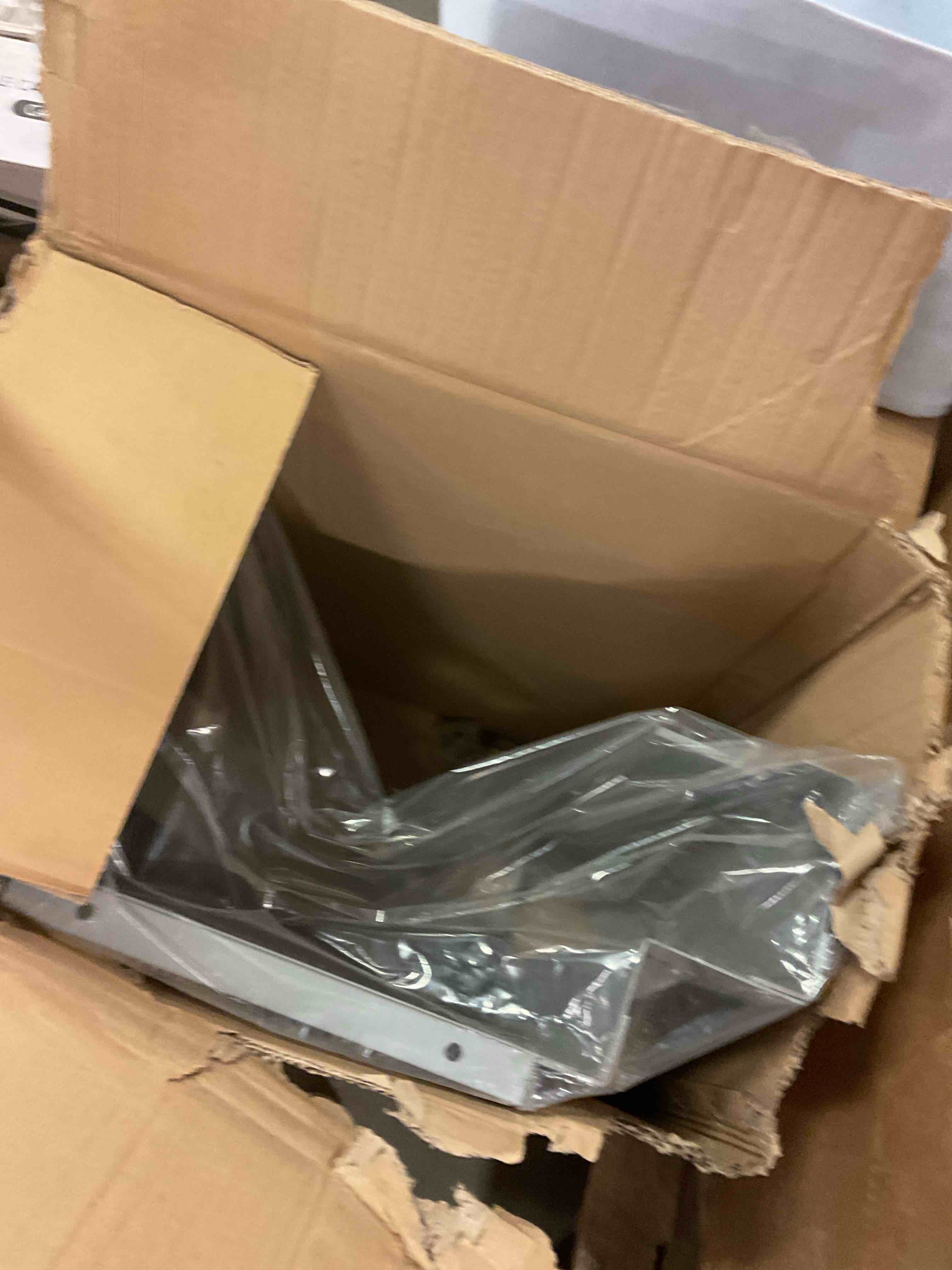 https://s3.amazonaws.com/lotting-images-prod/bidfta/PPE1714965_1755704211420.jpeg