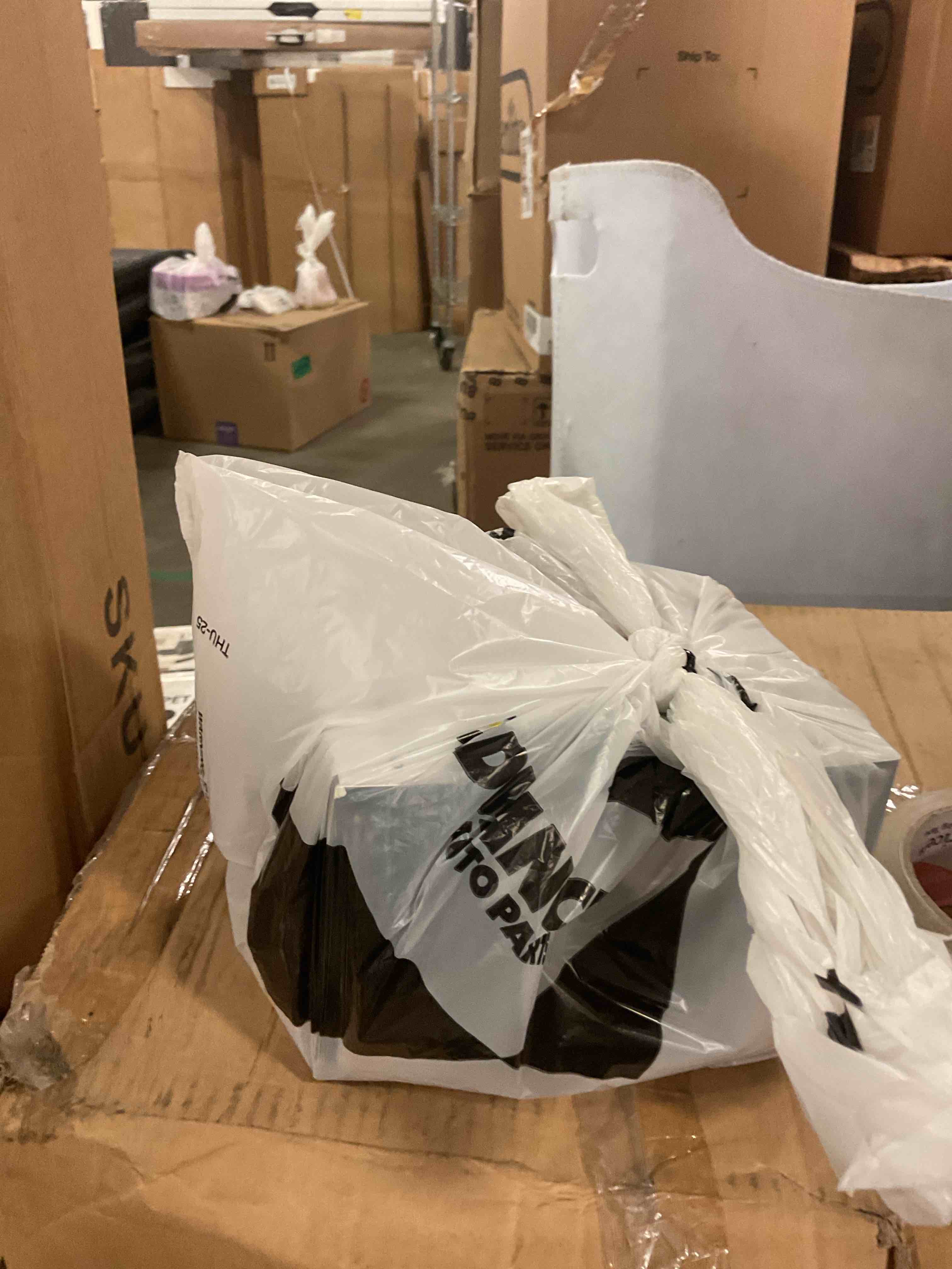 https://s3.amazonaws.com/lotting-images-prod/bidfta/PPE1714973_1755703306052.jpeg