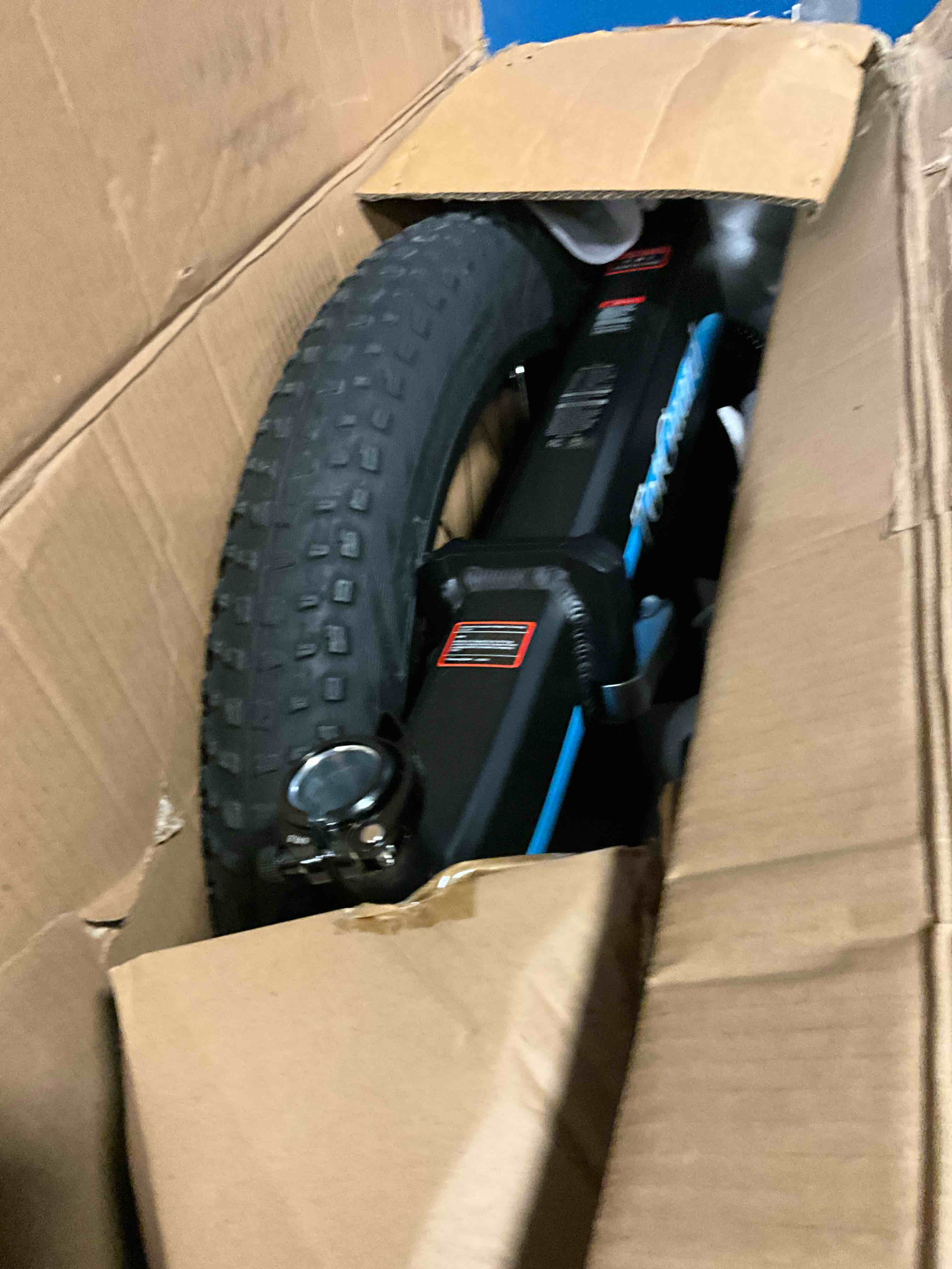 https://s3.amazonaws.com/lotting-images-prod/bidfta/PPE1715644_1756908840361.jpeg