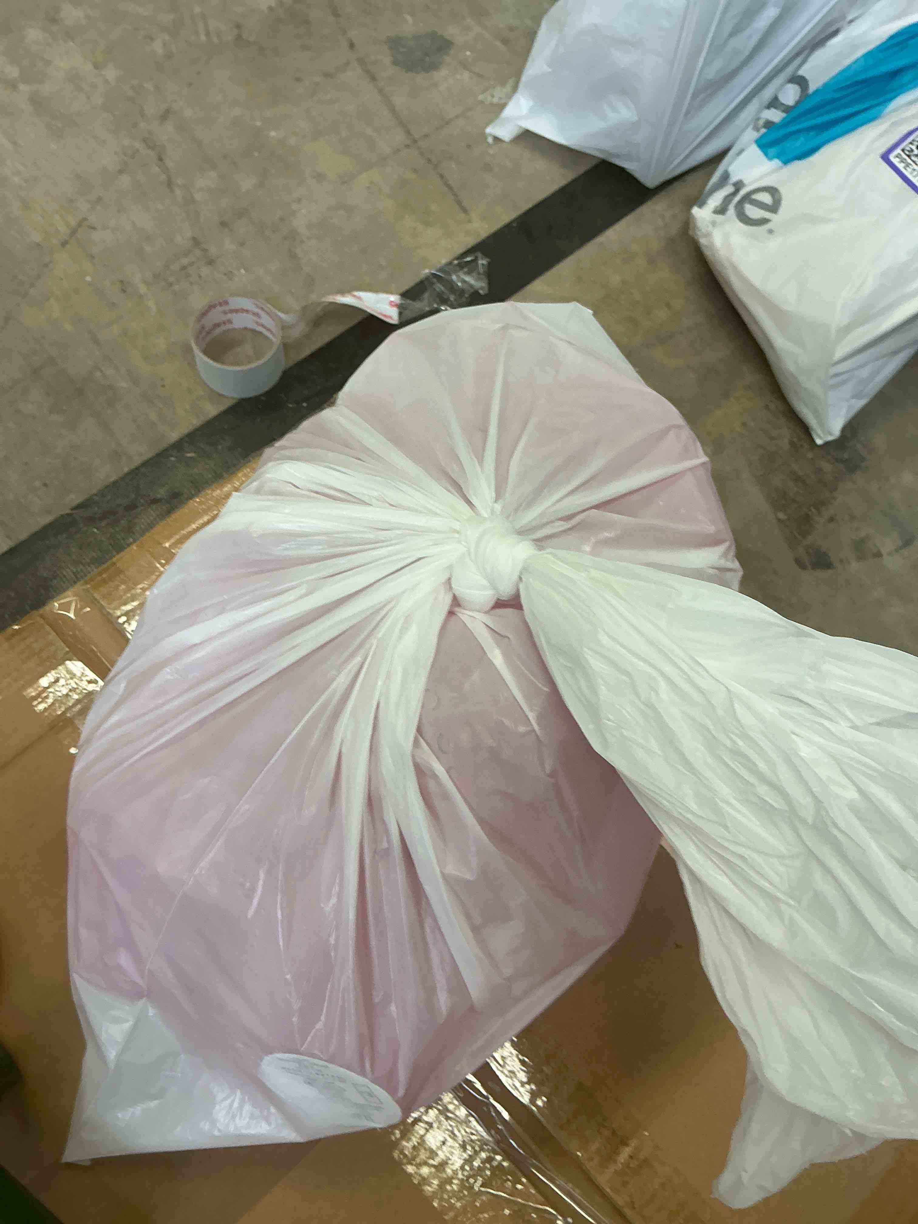 https://s3.amazonaws.com/lotting-images-prod/bidfta/PPE1715766_1757012359725.jpeg