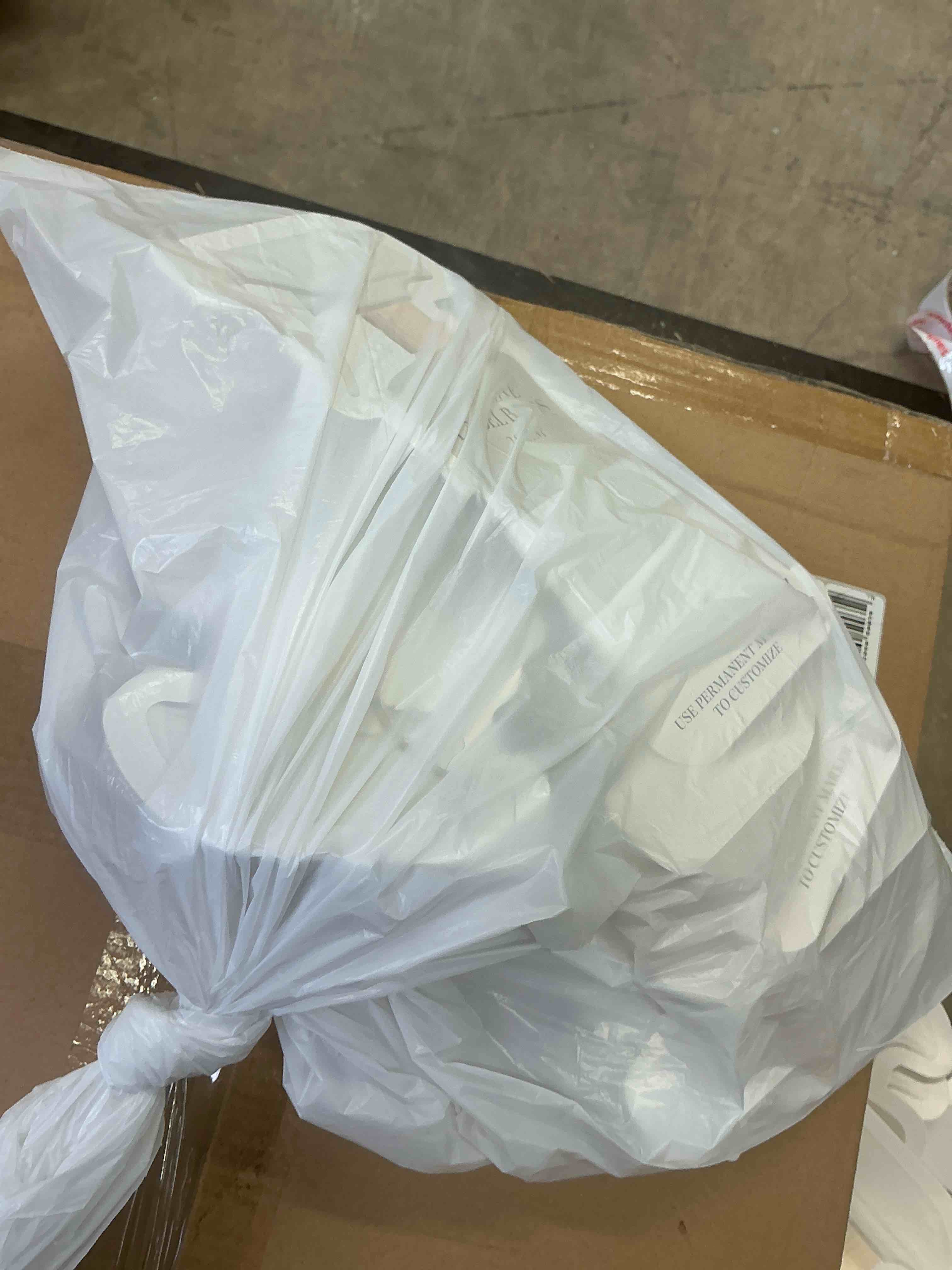 https://s3.amazonaws.com/lotting-images-prod/bidfta/PPE1715772_1757017054737.jpeg