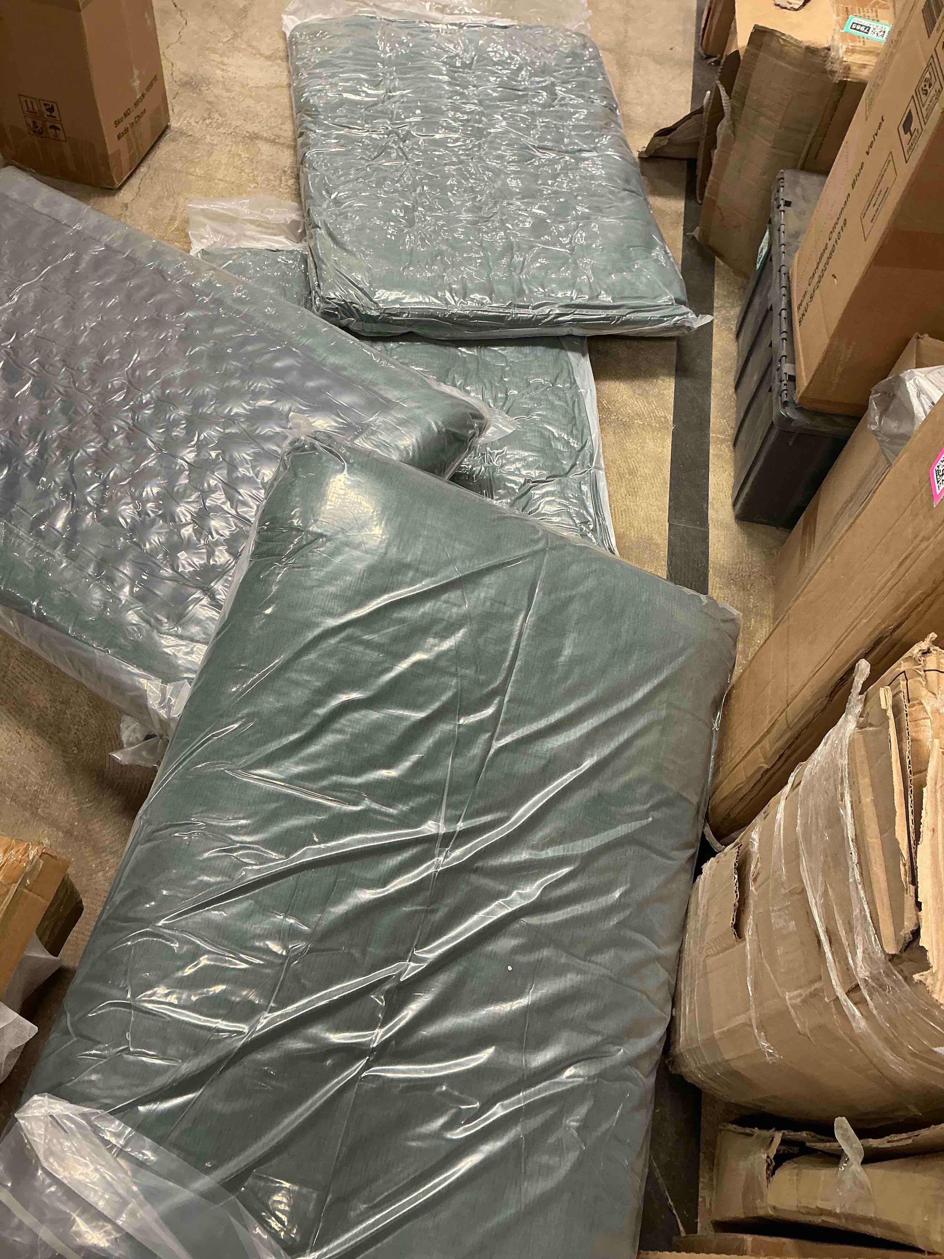(Incomplete) sofa cushions, color gray 
