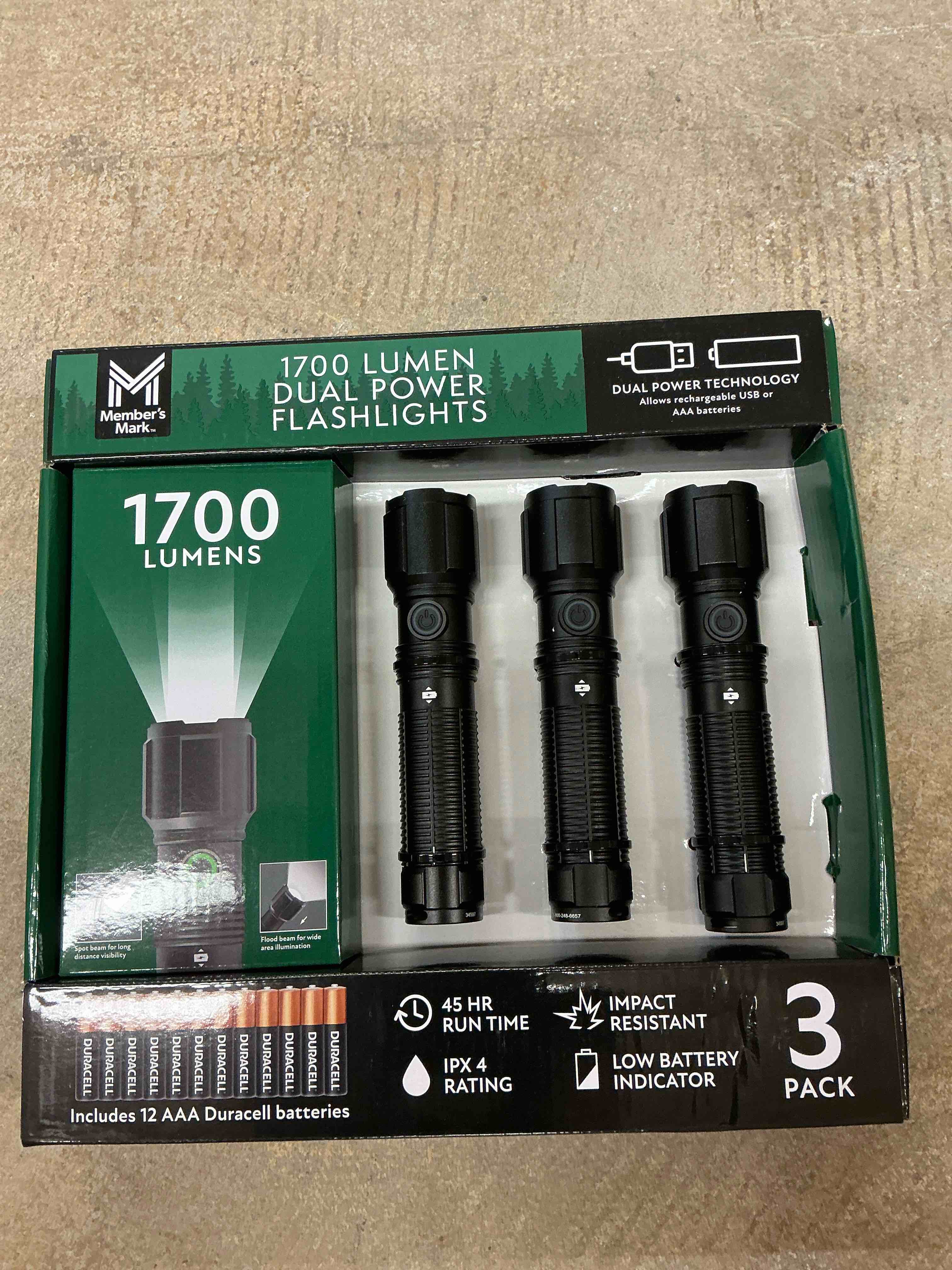 Member’s Mark 1700 lumen dual power flashlights, 3 pack 