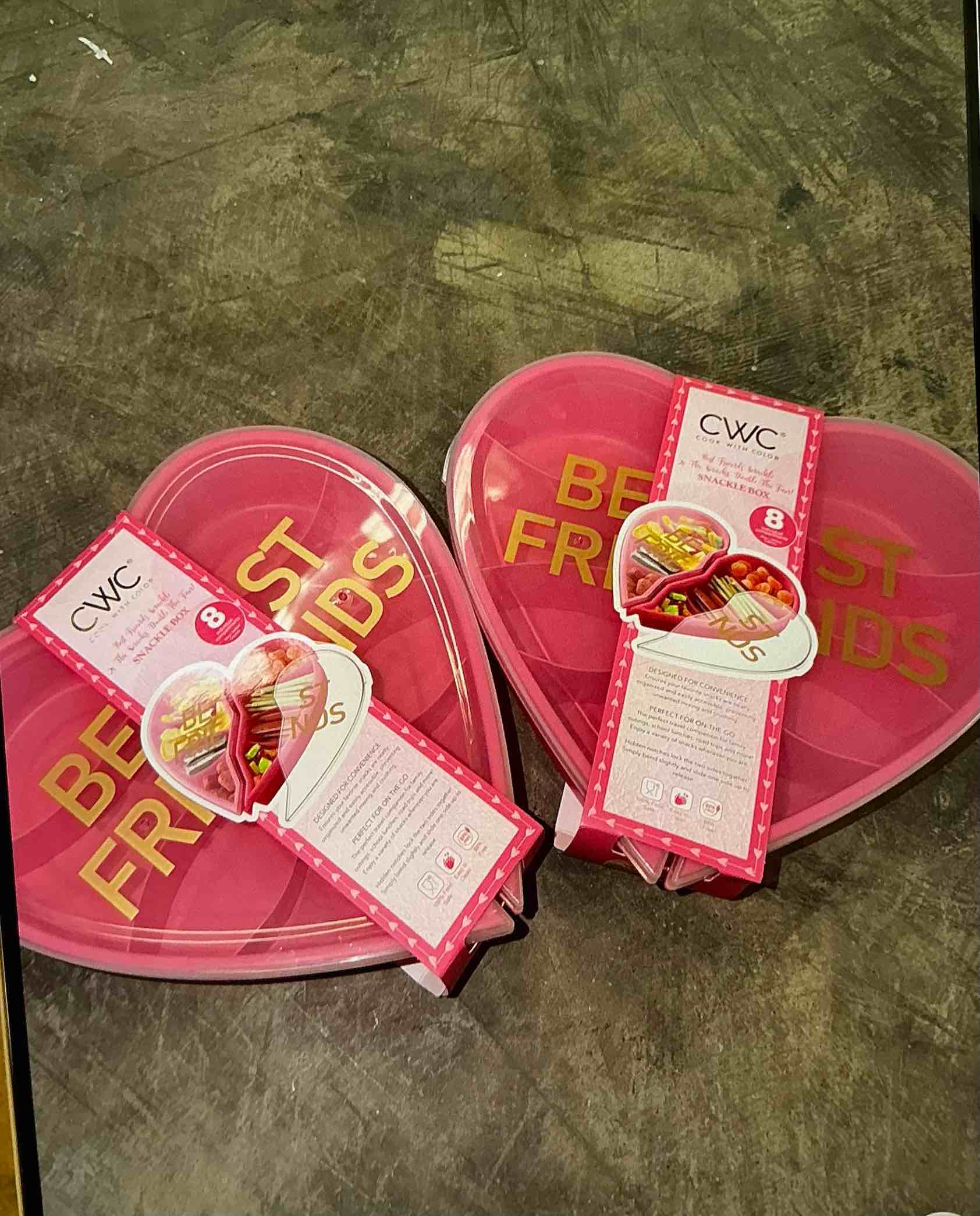 Cook With Color Valentine Best Friends Heart-Shaped Snack Box Pink (8 pieces)