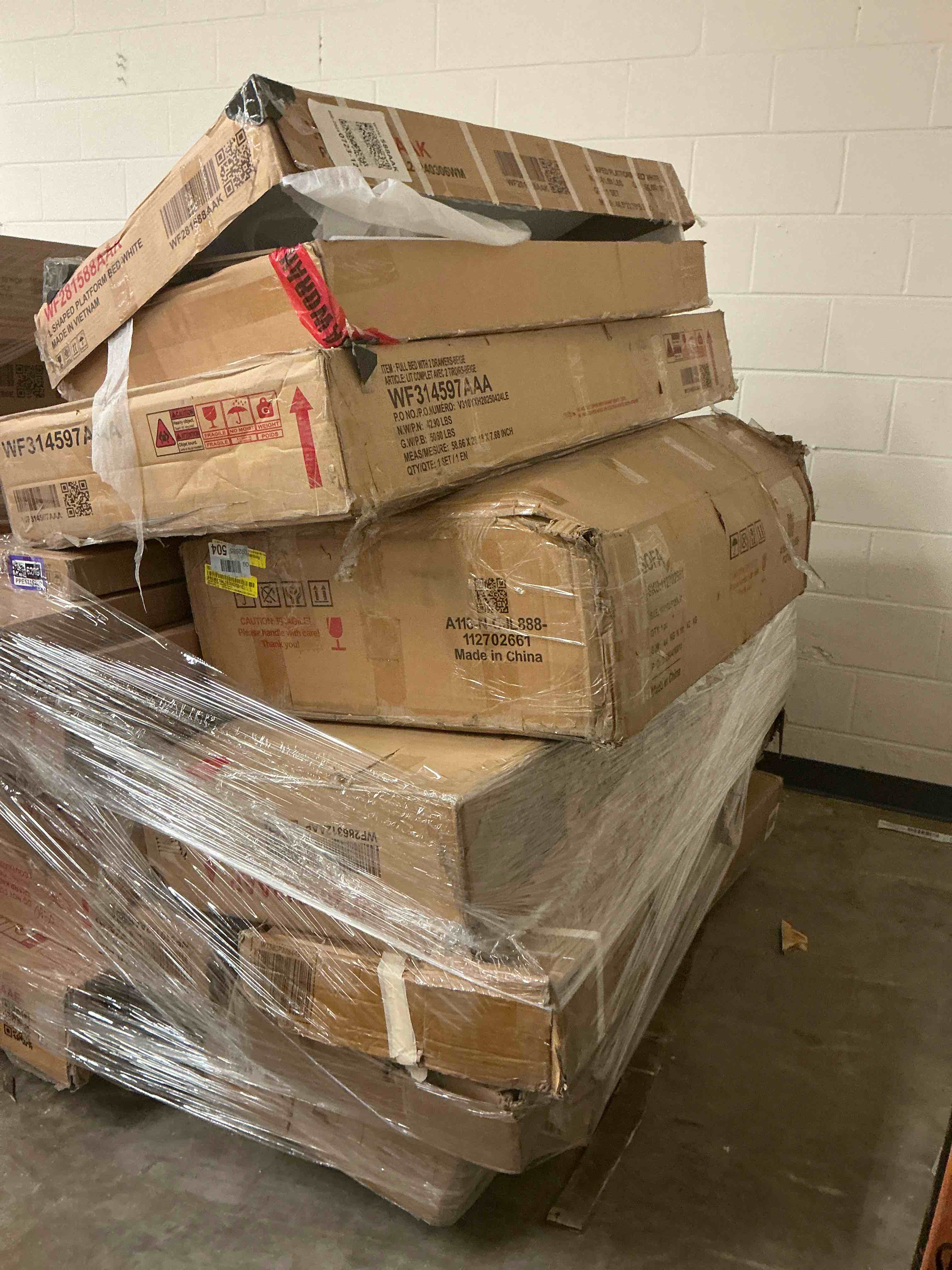 pallet of  multiple furniture 