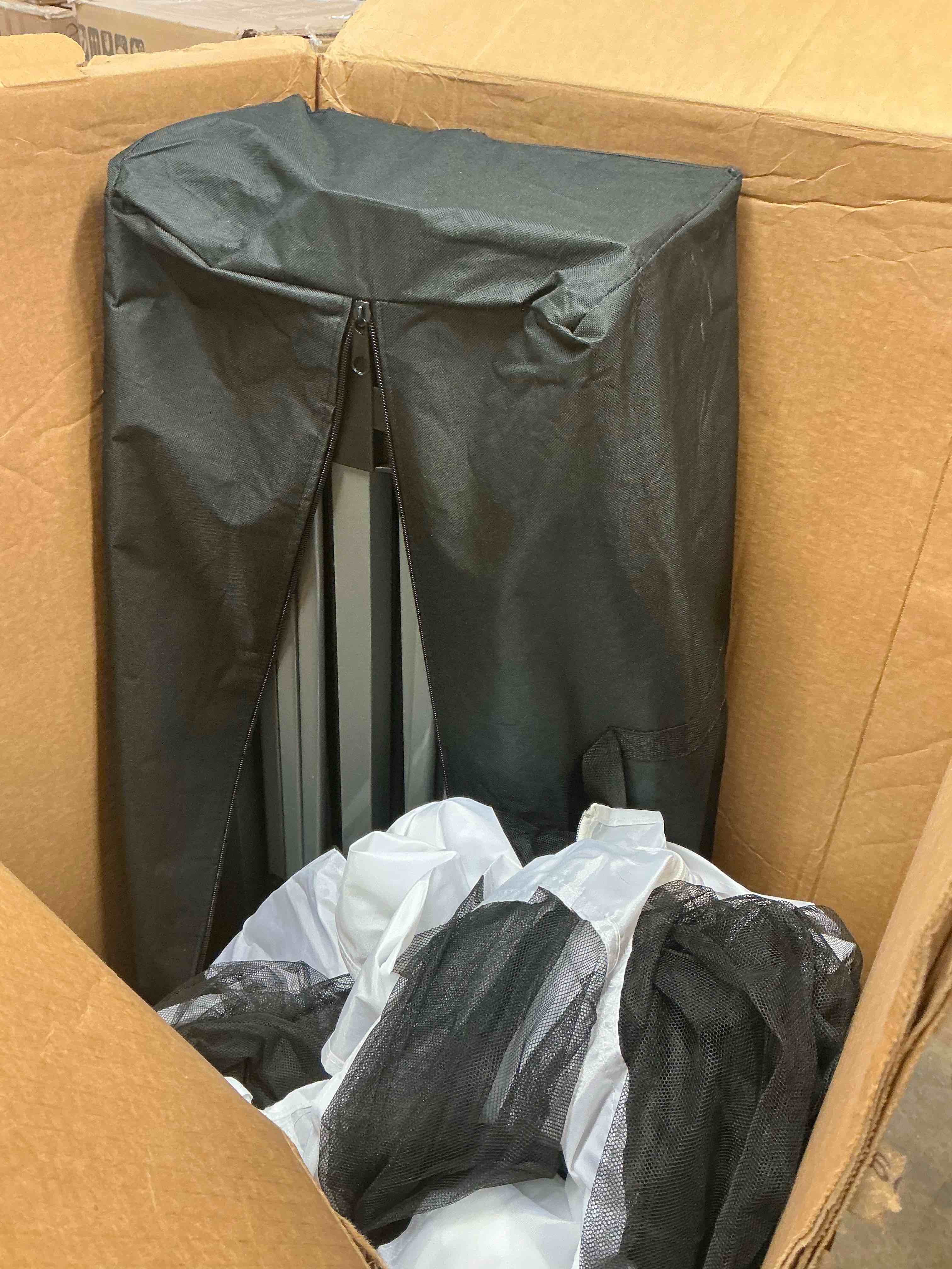 Canopy black and white