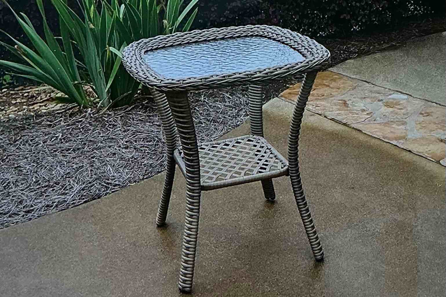 Outdoor Turtle Side Table Rio Vista, sandstone