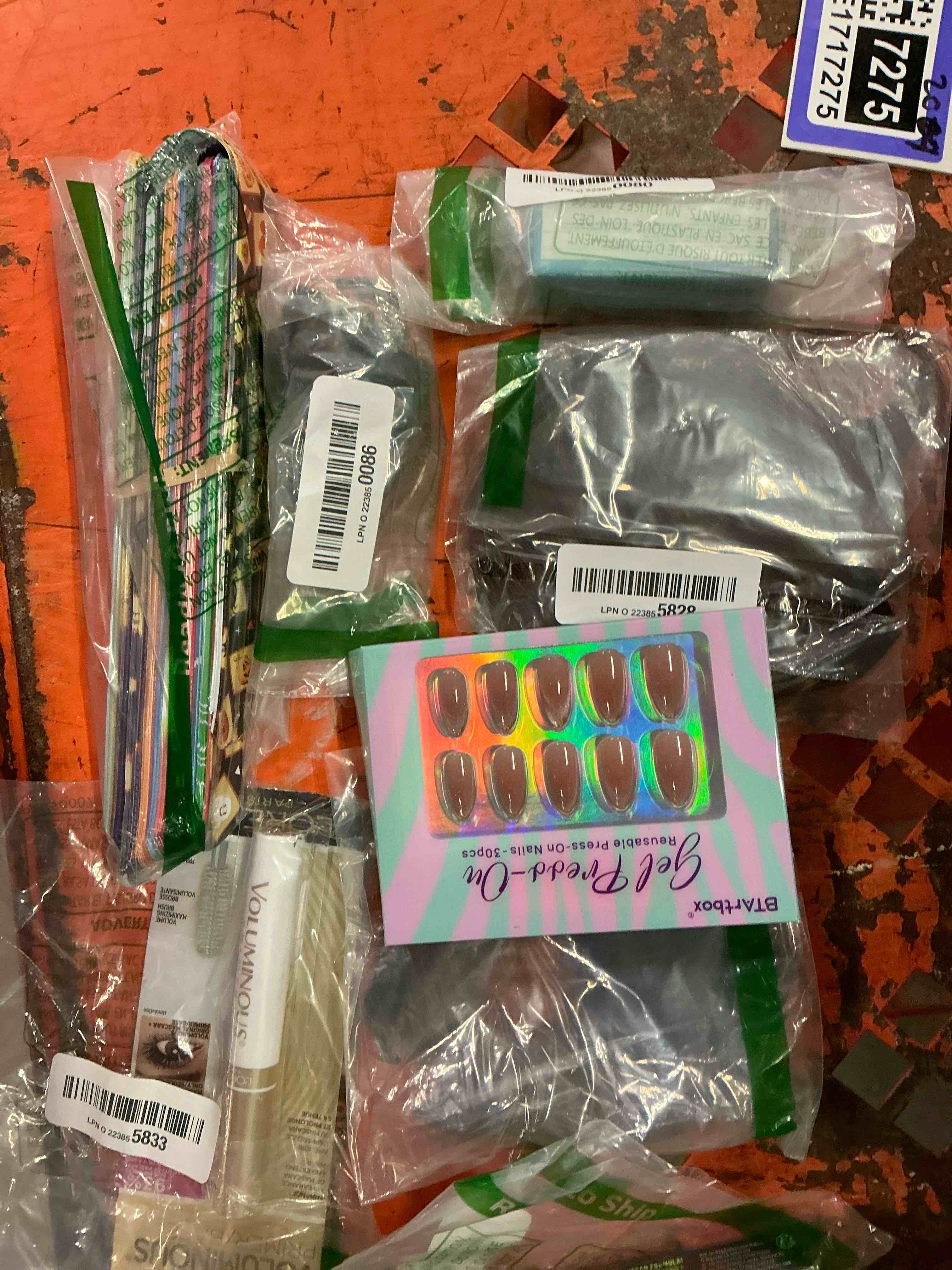 Bundle of items (8 items)