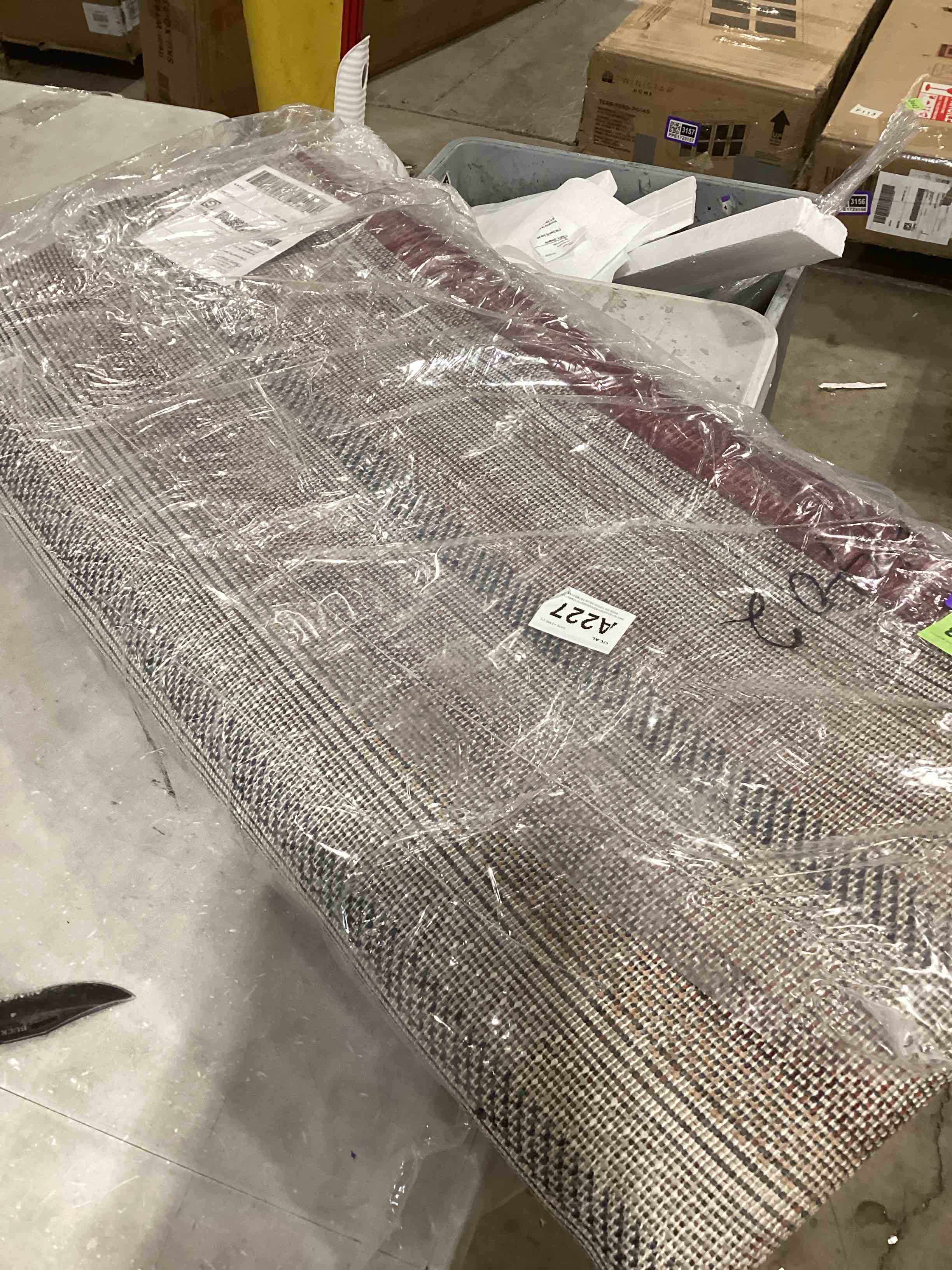 https://s3.amazonaws.com/lotting-images-prod/bidfta/PPE1723165_1745936866672.jpeg