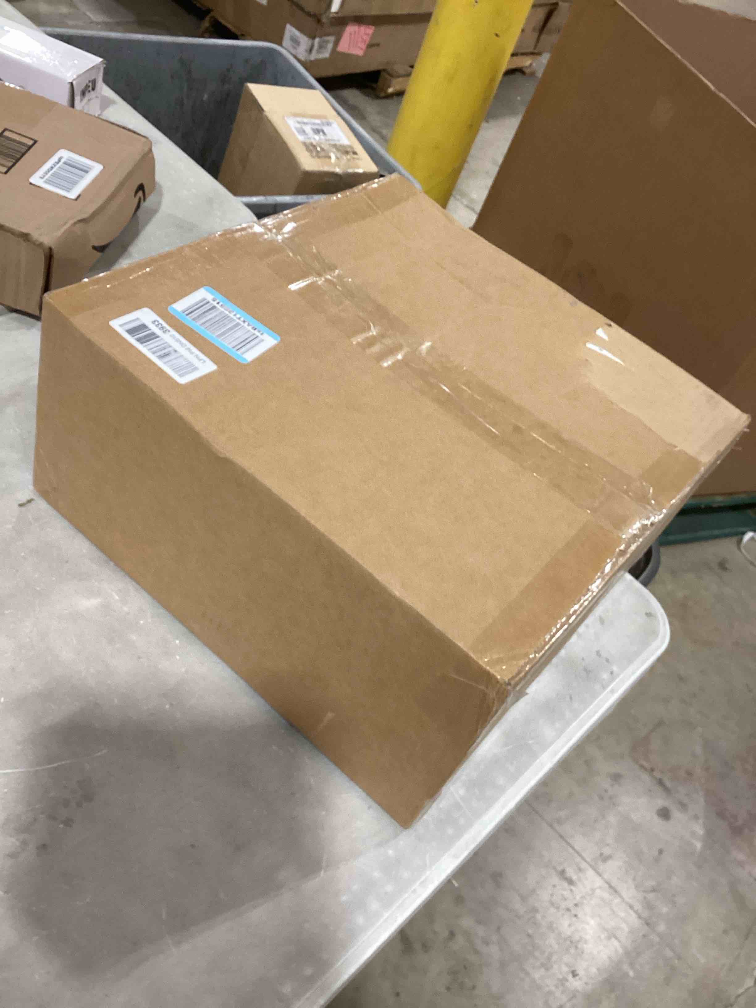 https://s3.amazonaws.com/lotting-images-prod/bidfta/PPE1723402_1746106393603.jpeg