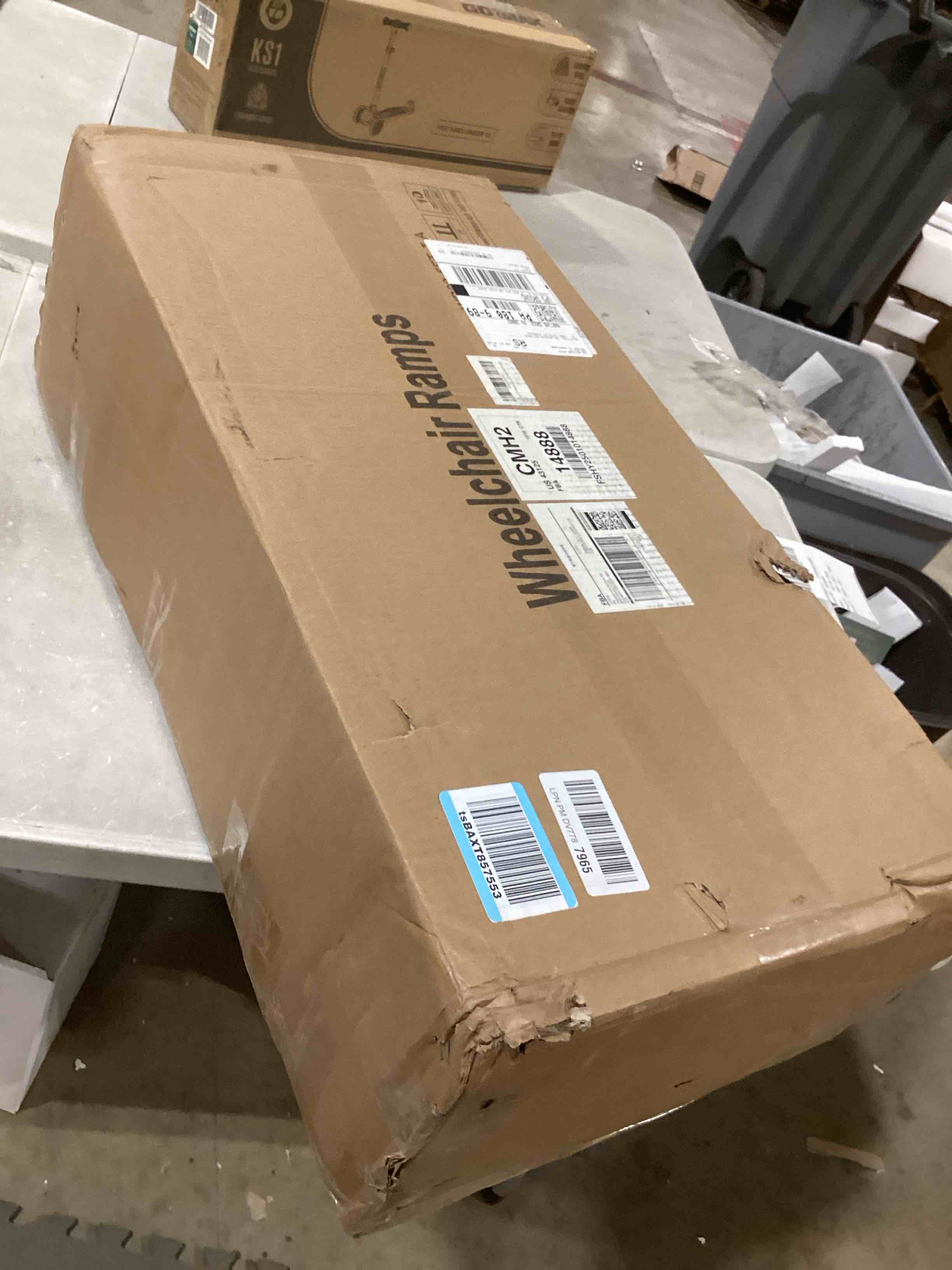 https://s3.amazonaws.com/lotting-images-prod/bidfta/PPE1723663_1746208192118.jpeg