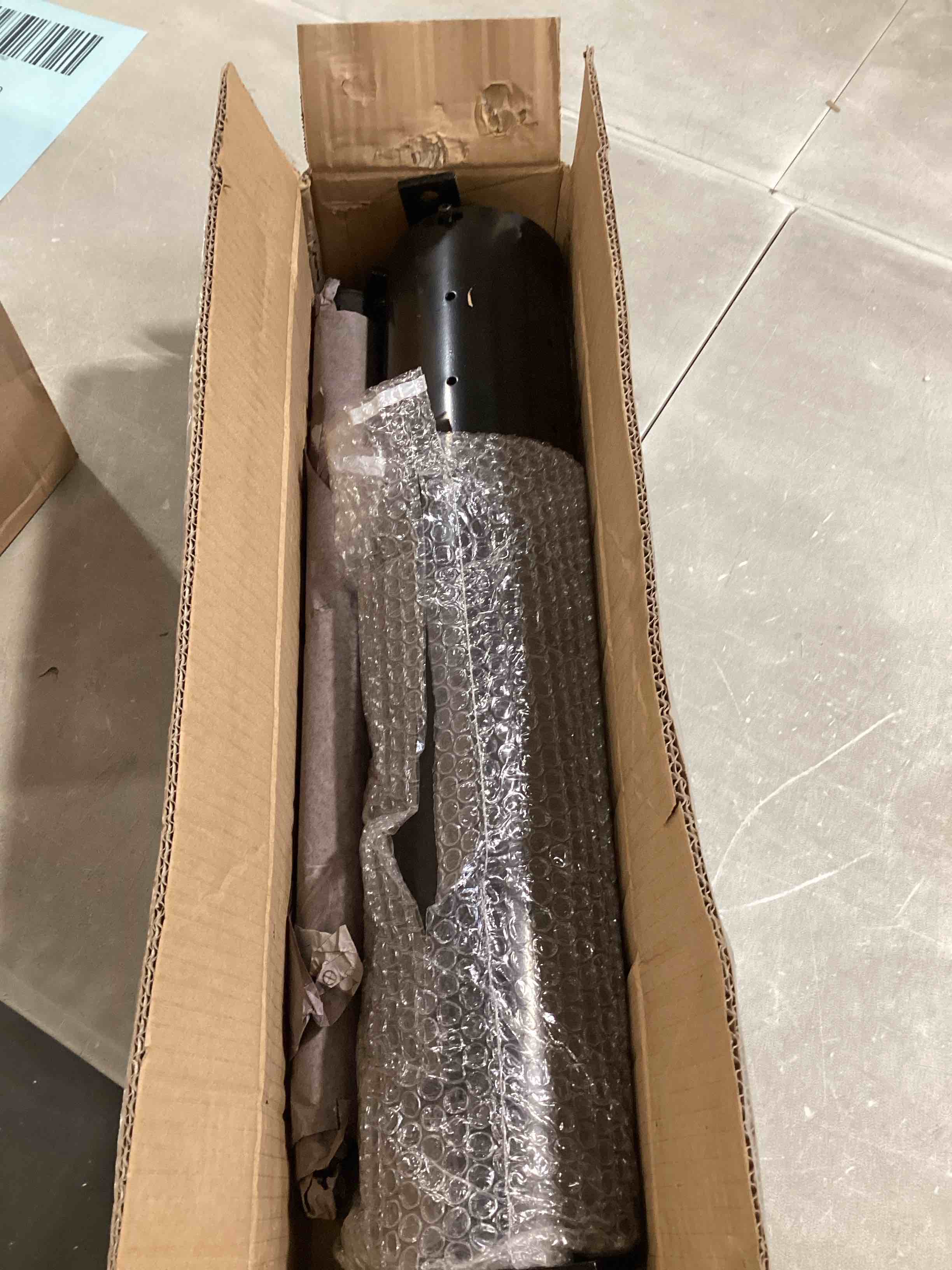 https://s3.amazonaws.com/lotting-images-prod/bidfta/PPE1723942_1747056974560.jpeg
