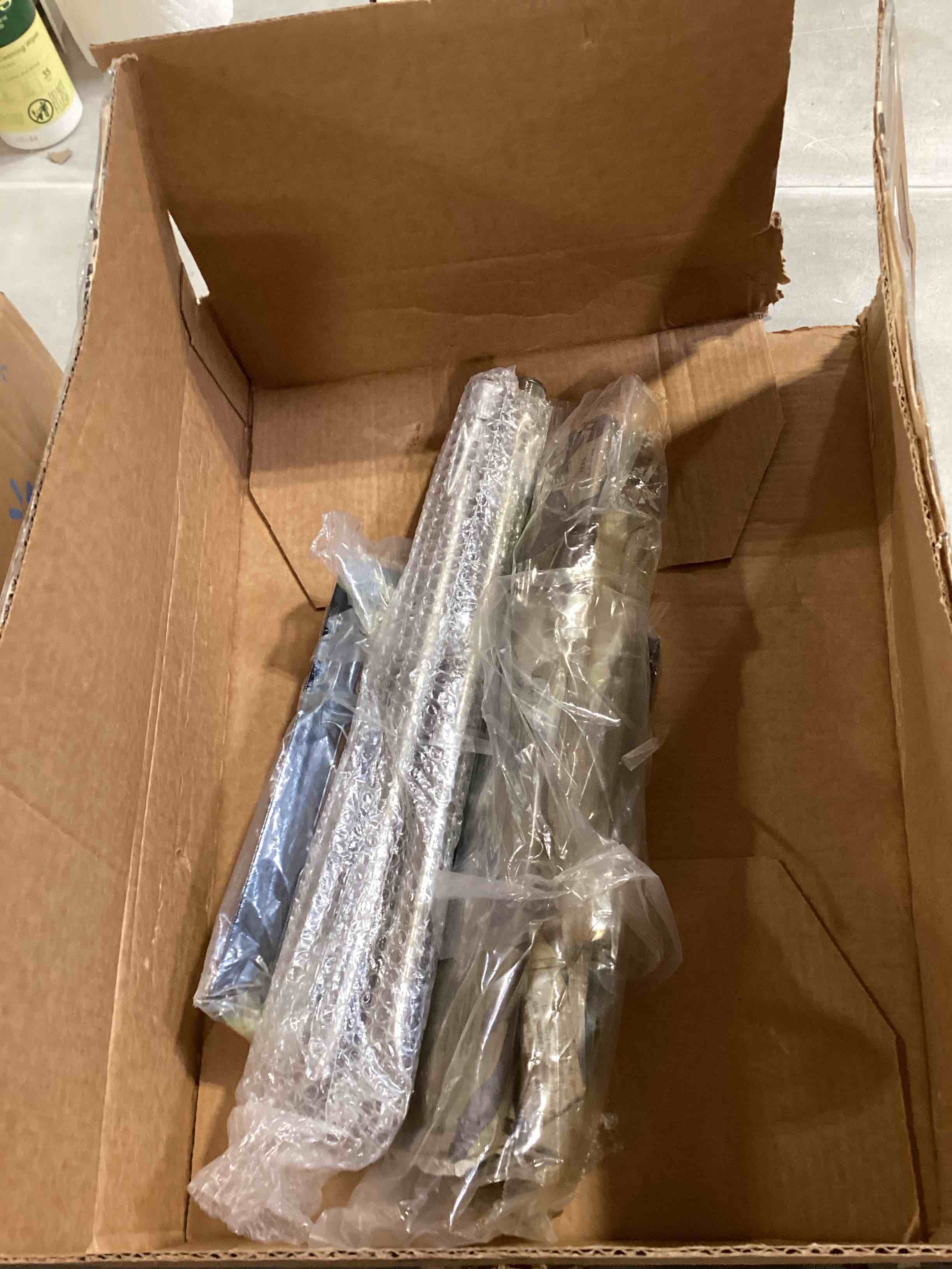 https://s3.amazonaws.com/lotting-images-prod/bidfta/PPE1724202_1747156260295.jpeg