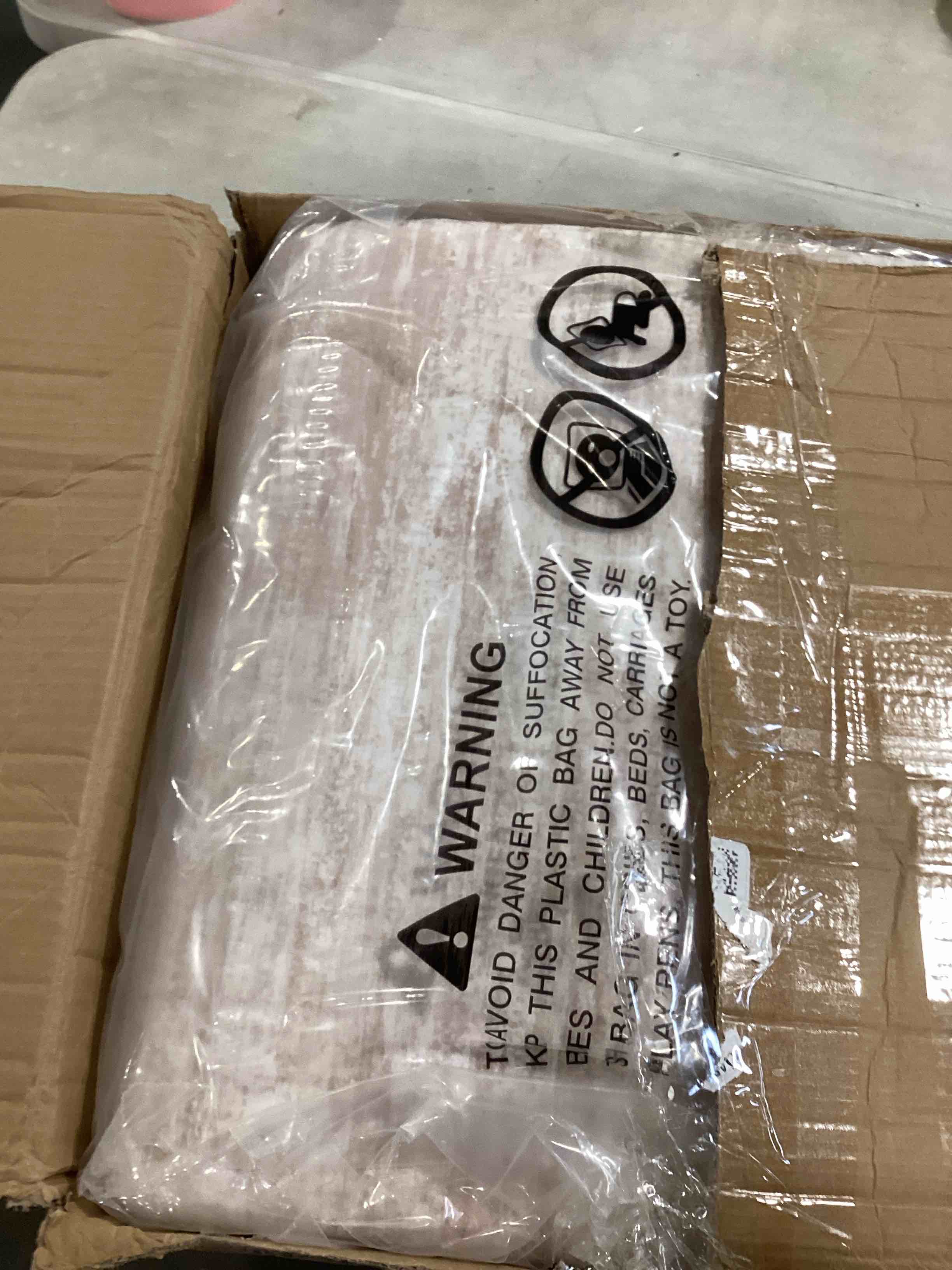 https://s3.amazonaws.com/lotting-images-prod/bidfta/PPE1724244_1747165179773.jpeg