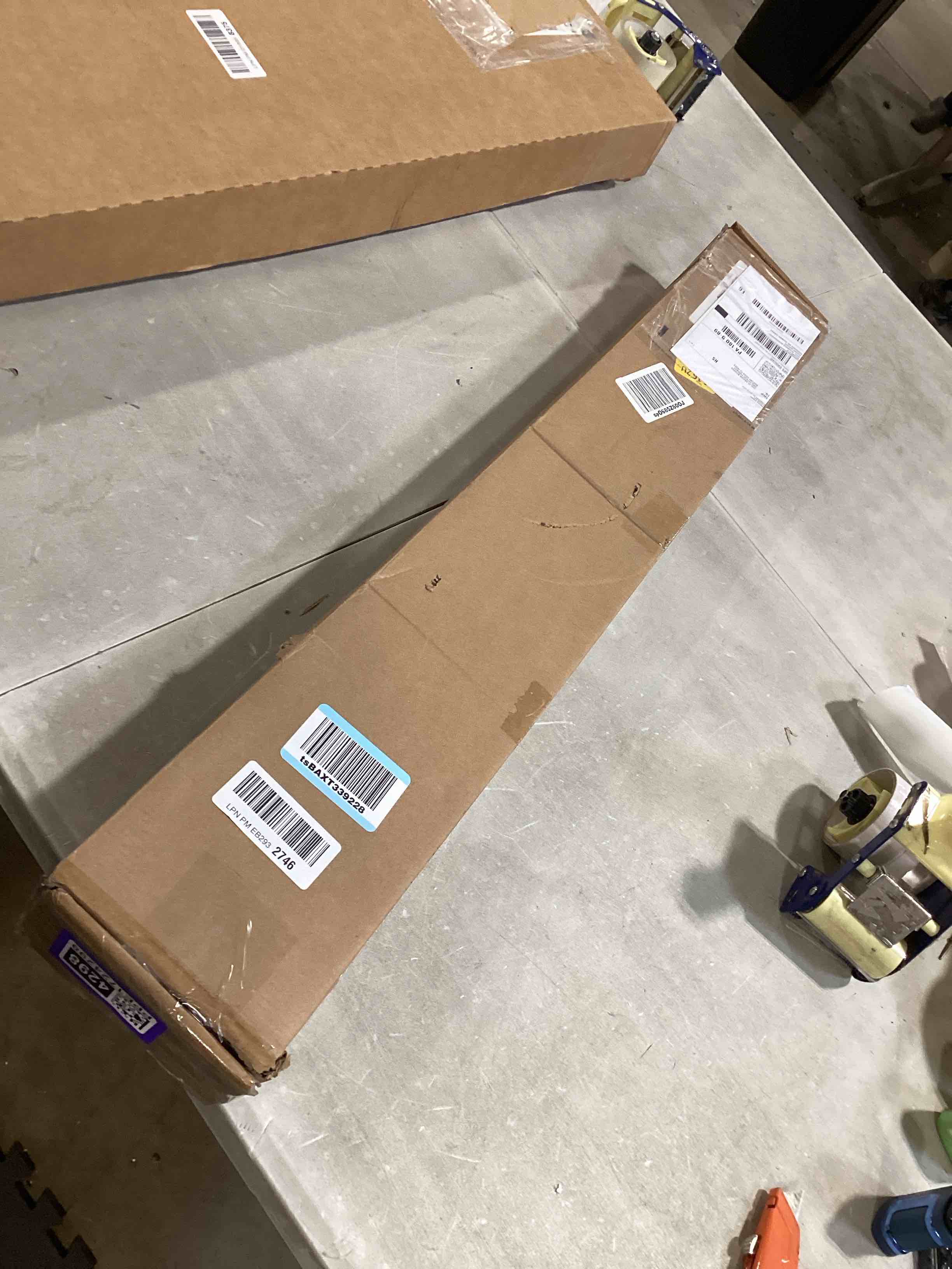 https://s3.amazonaws.com/lotting-images-prod/bidfta/PPE1724298_1747225222106.jpeg