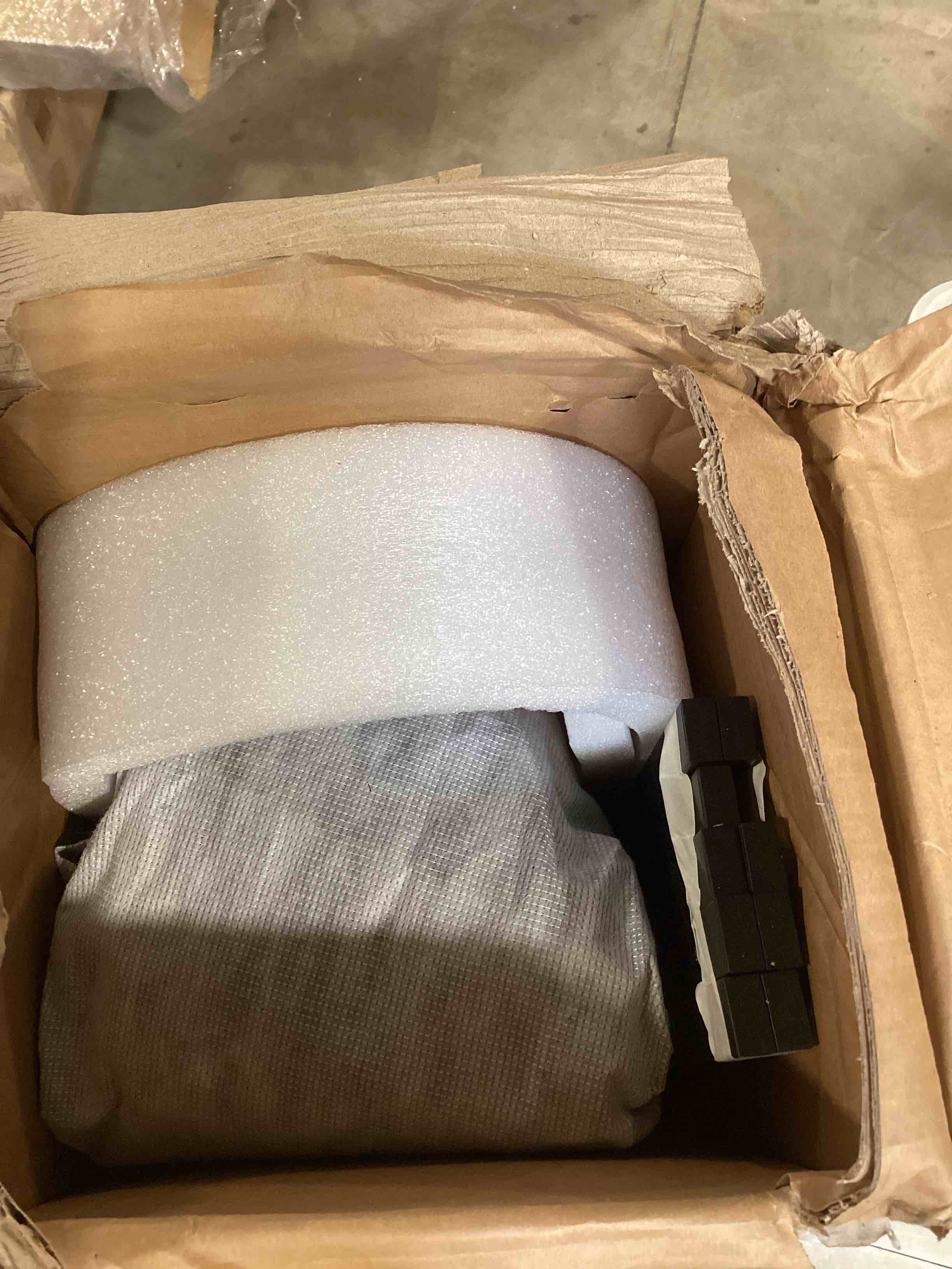 https://s3.amazonaws.com/lotting-images-prod/bidfta/PPE1724917_1747672665308.jpeg