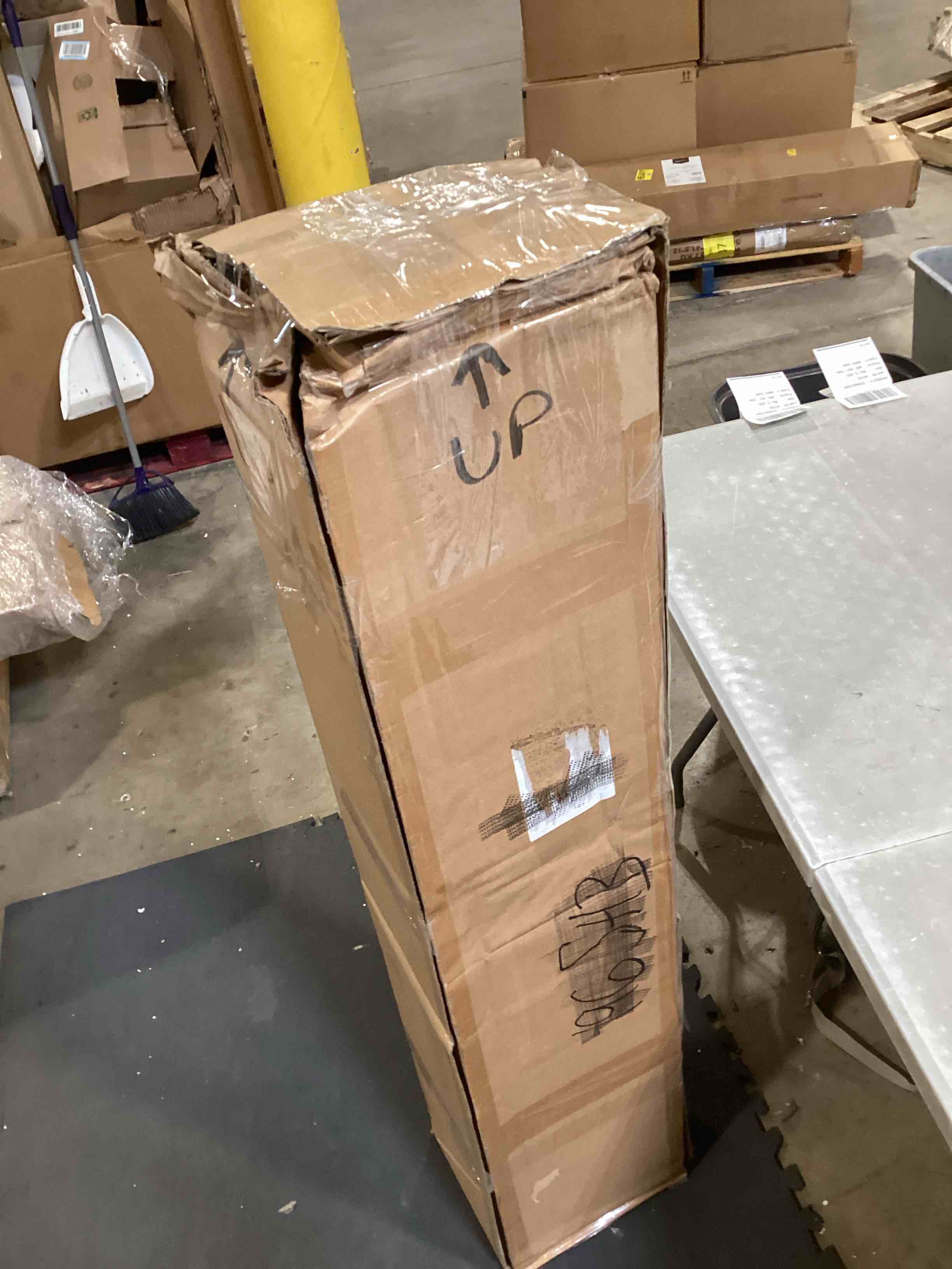 https://s3.amazonaws.com/lotting-images-prod/bidfta/PPE1724917_1747672693452.jpeg