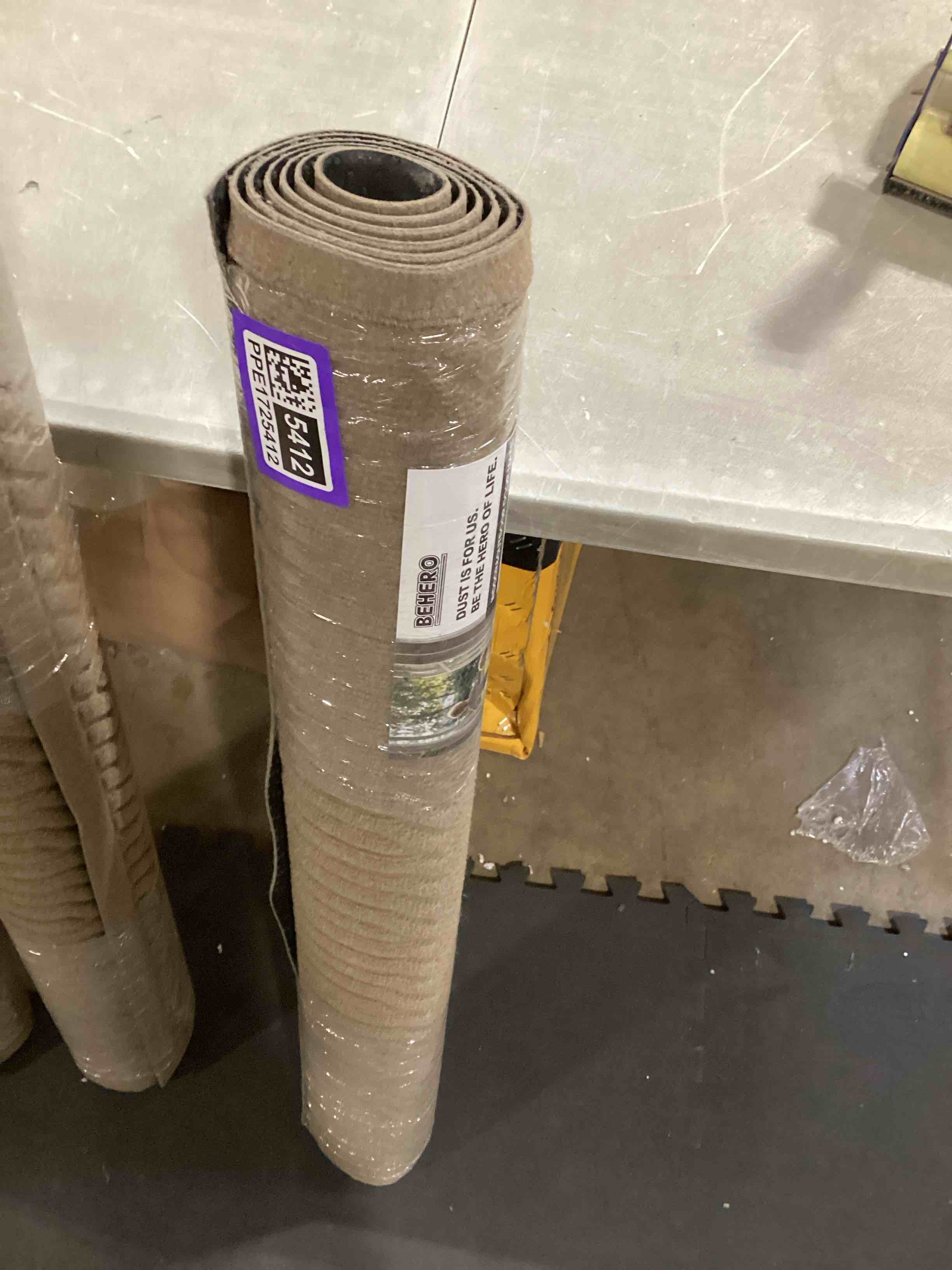 https://s3.amazonaws.com/lotting-images-prod/bidfta/PPE1725415_1747926064073.jpeg