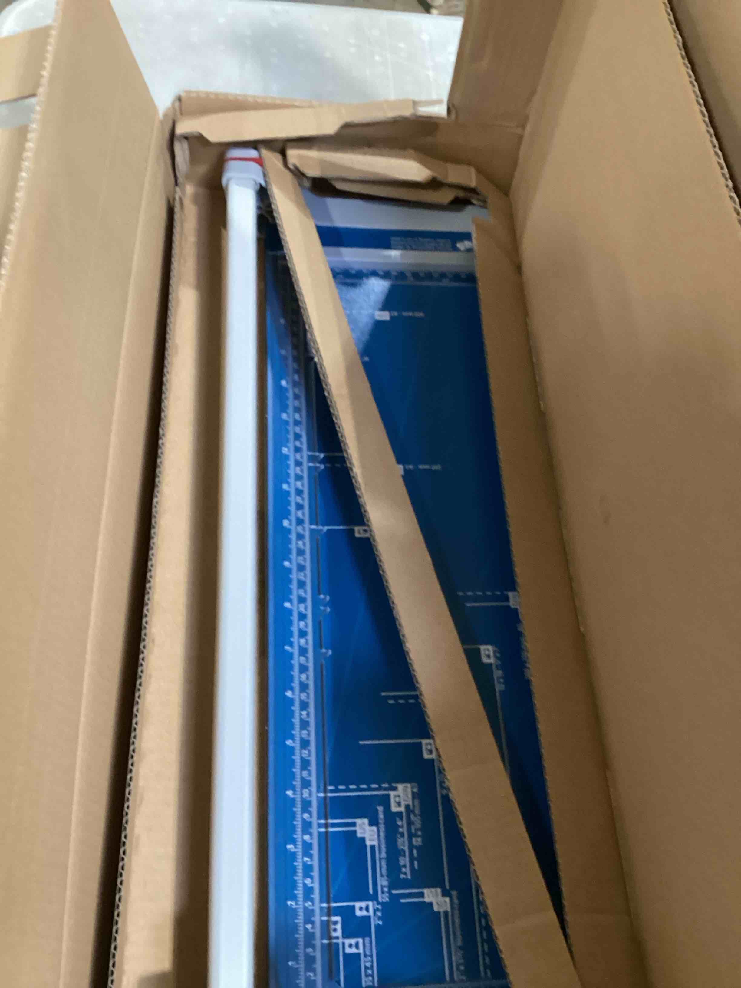 https://s3.amazonaws.com/lotting-images-prod/bidfta/PPE1725858_1748363522315.jpeg