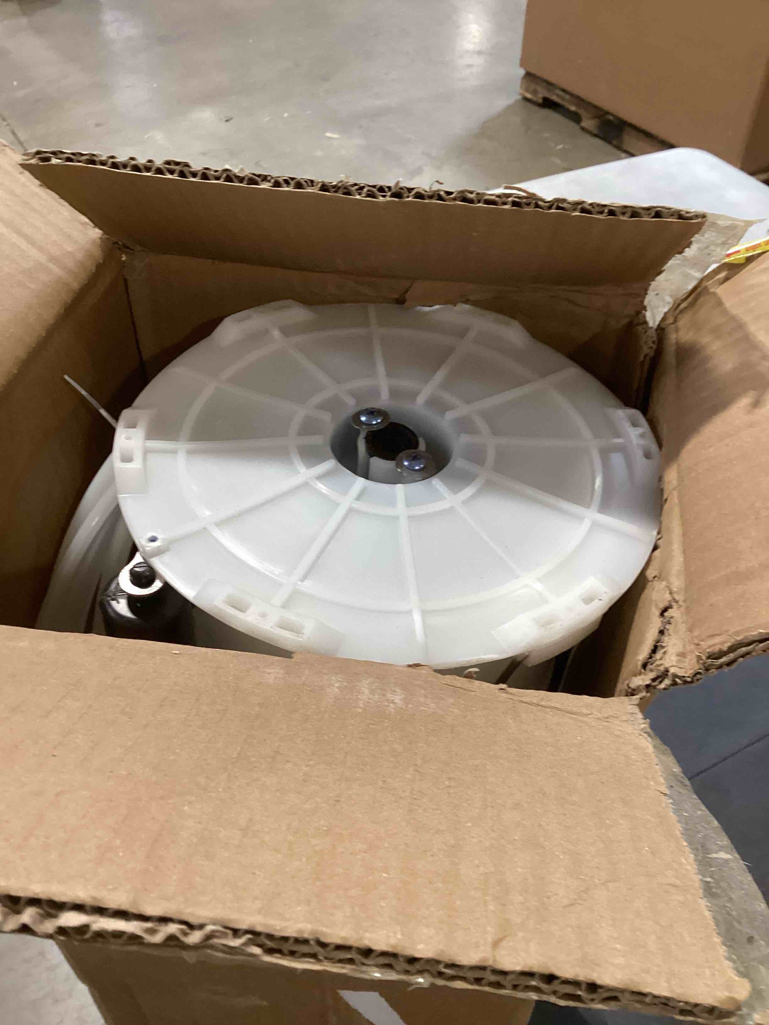 https://s3.amazonaws.com/lotting-images-prod/bidfta/PPE1726197_1745346722620.jpeg
