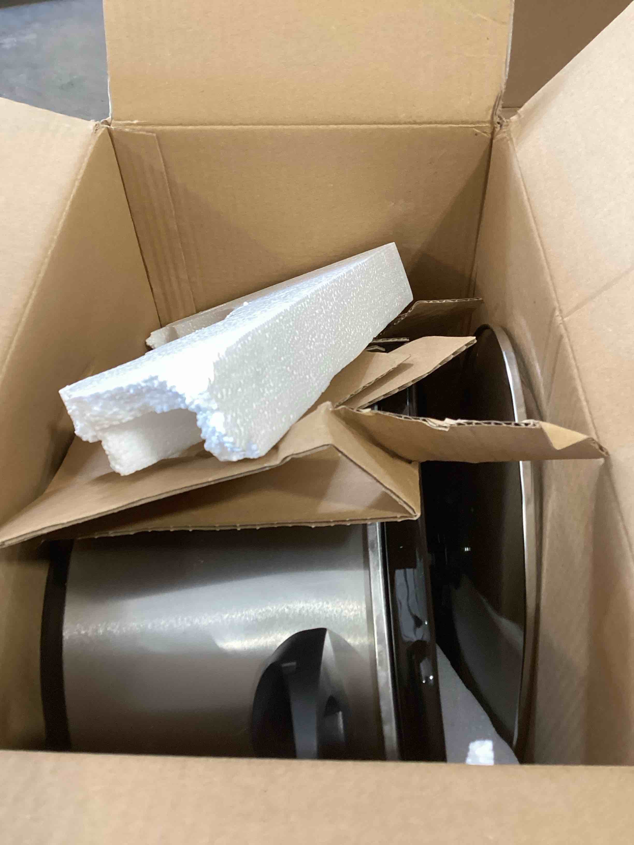https://s3.amazonaws.com/lotting-images-prod/bidfta/PPE1726581_1745861685044.jpeg