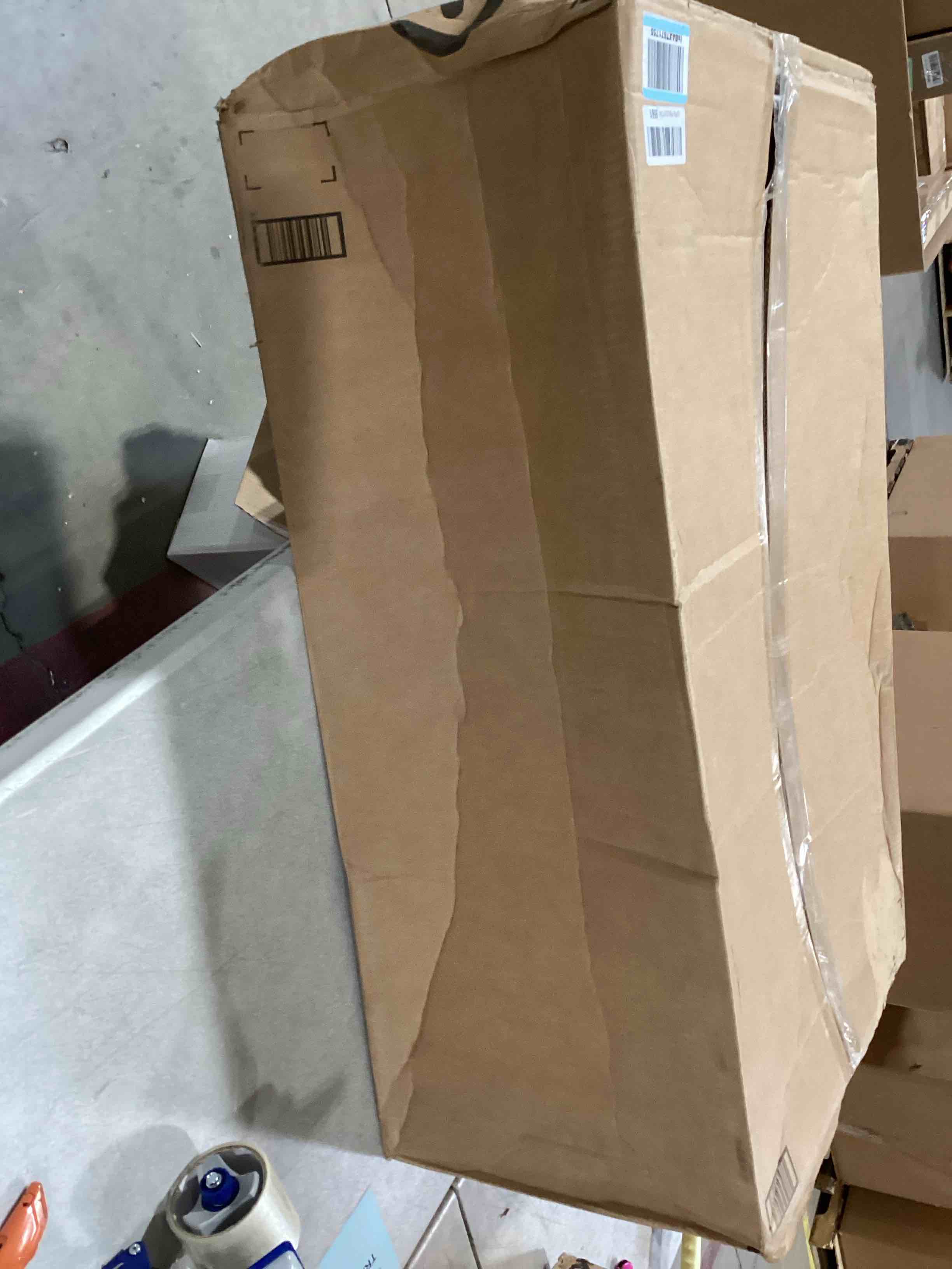 https://s3.amazonaws.com/lotting-images-prod/bidfta/PPE1726940_1747053350183.jpeg