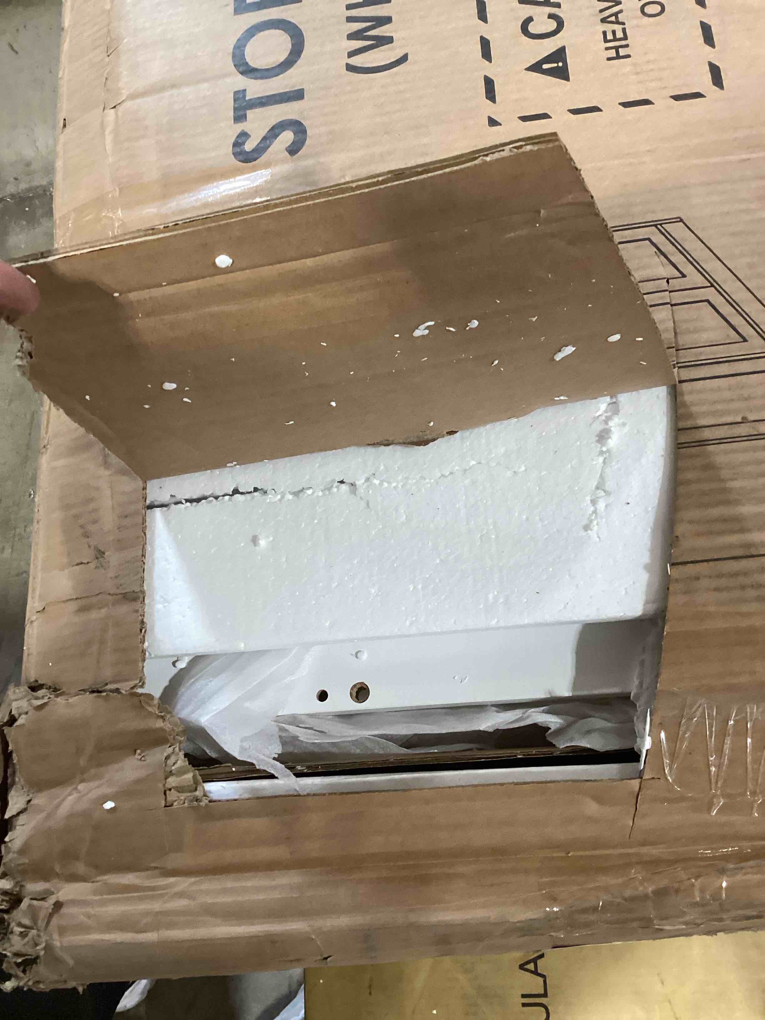 https://s3.amazonaws.com/lotting-images-prod/bidfta/PPE1726995_1747068499265.jpeg