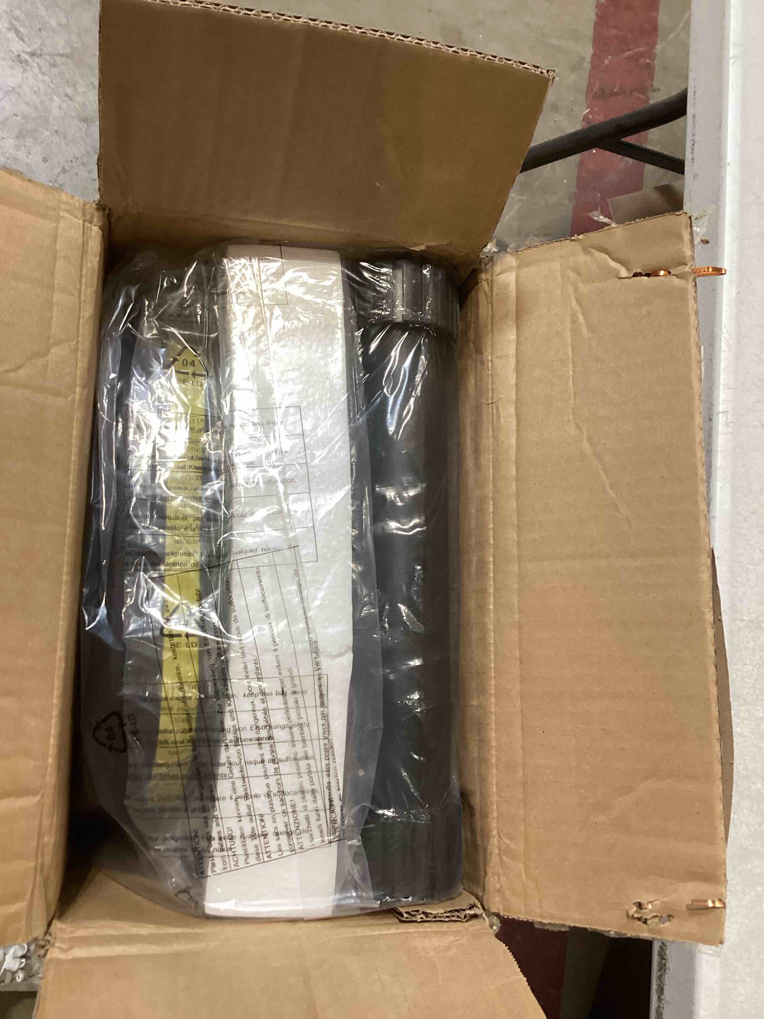 https://s3.amazonaws.com/lotting-images-prod/bidfta/PPE1727283_1747232402589.jpeg