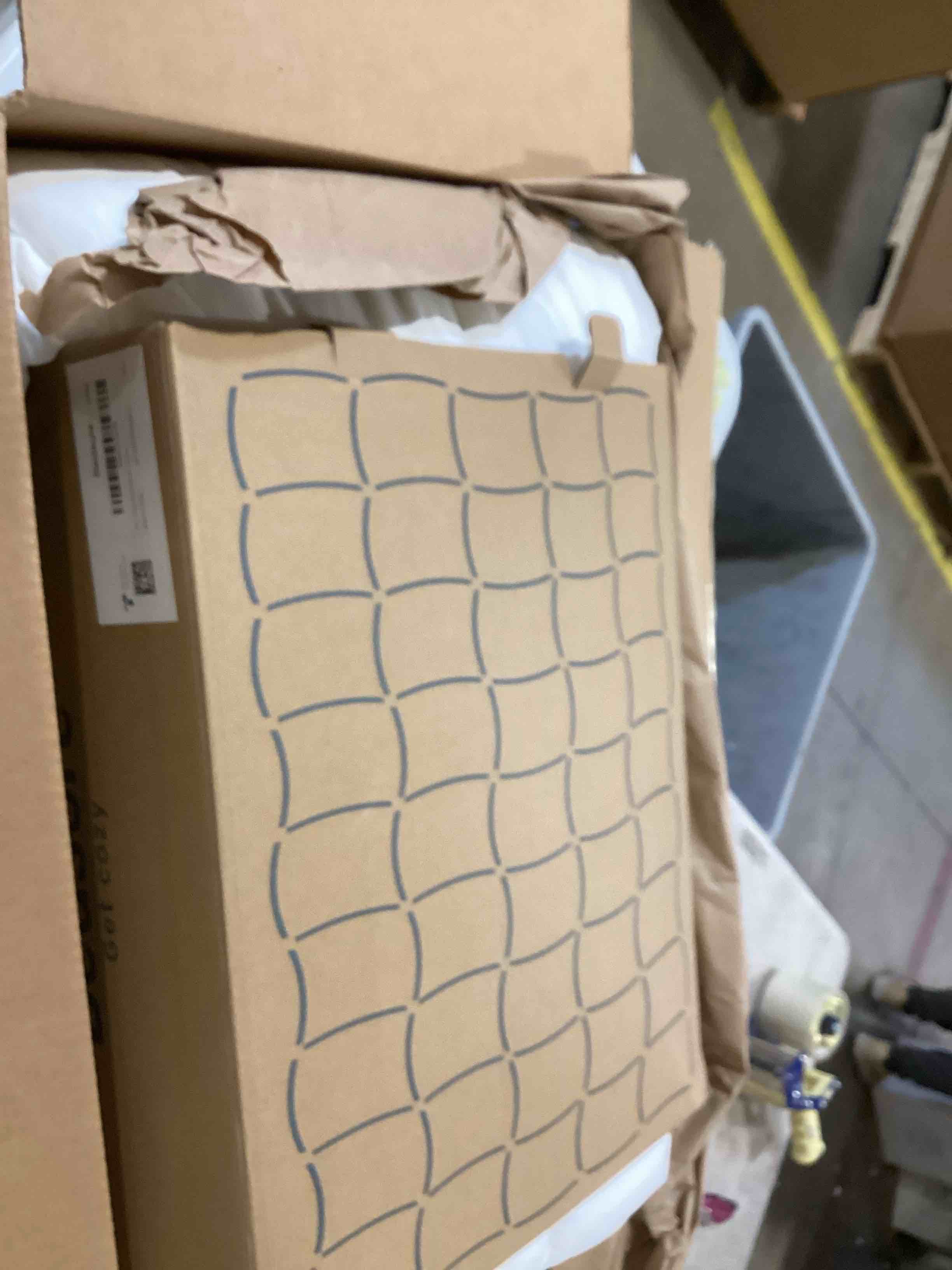 https://s3.amazonaws.com/lotting-images-prod/bidfta/PPE1727355_1747244945072.jpeg