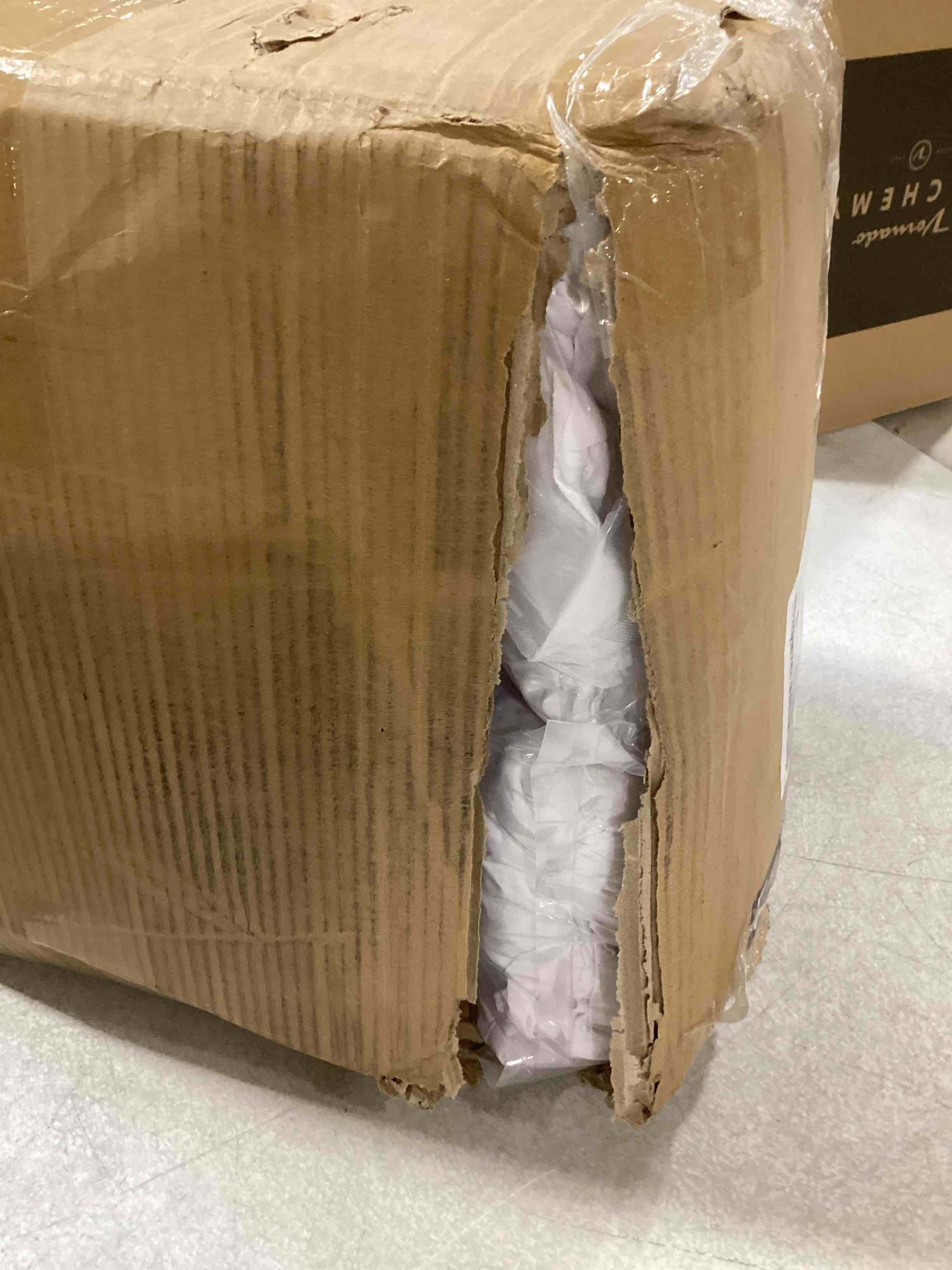 https://s3.amazonaws.com/lotting-images-prod/bidfta/PPE1728335_1748360431980.jpeg