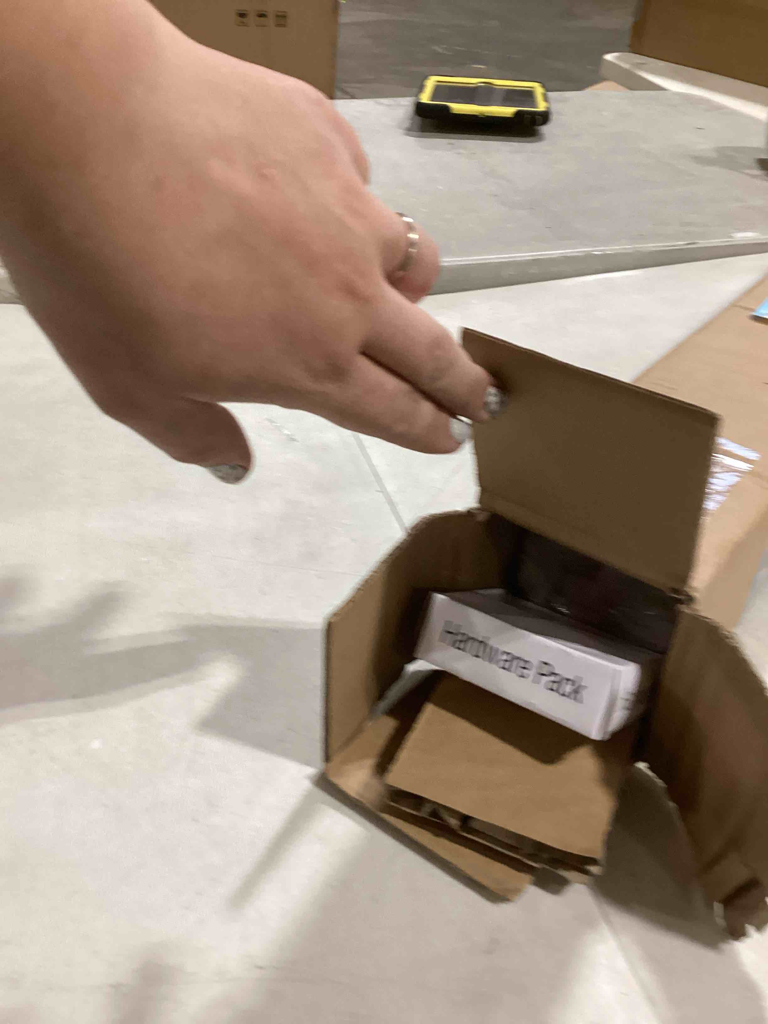 https://s3.amazonaws.com/lotting-images-prod/bidfta/PPE1729134_1746281878092.jpeg