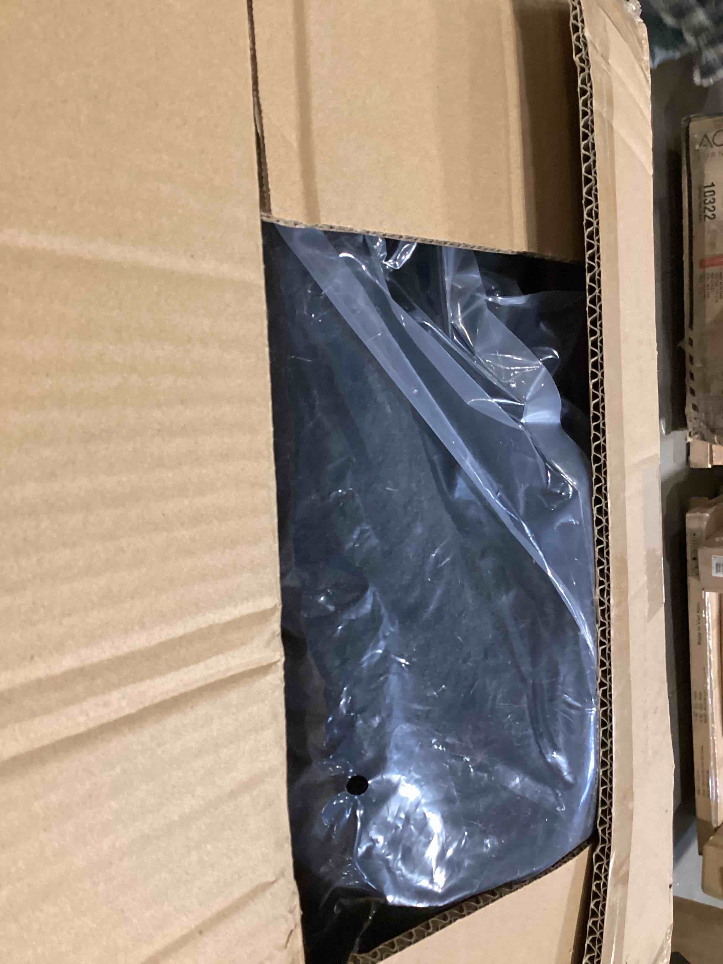 https://s3.amazonaws.com/lotting-images-prod/bidfta/PPE1729265_1746622043237.jpeg