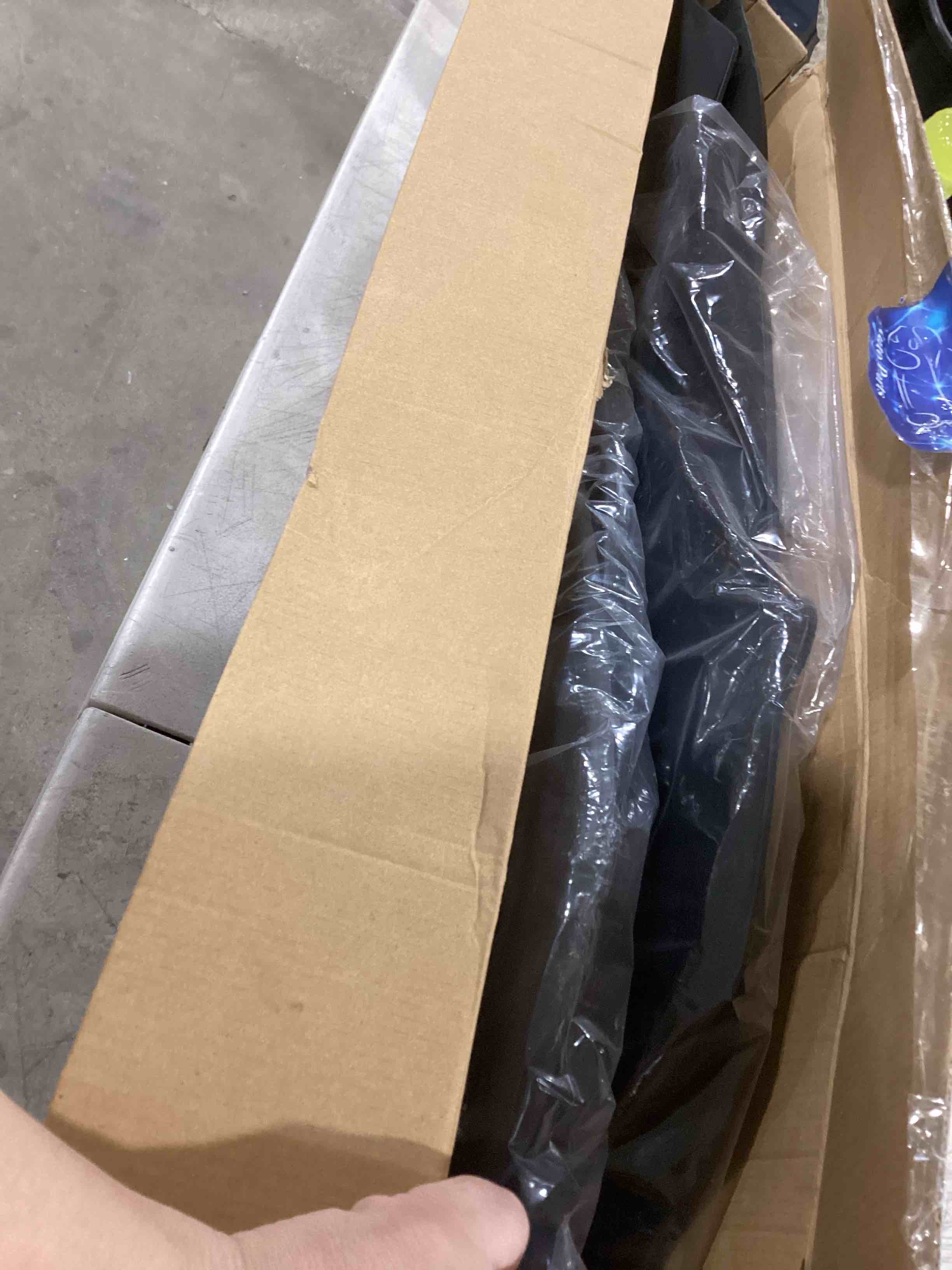 https://s3.amazonaws.com/lotting-images-prod/bidfta/PPE1729303_1747049104749.jpeg