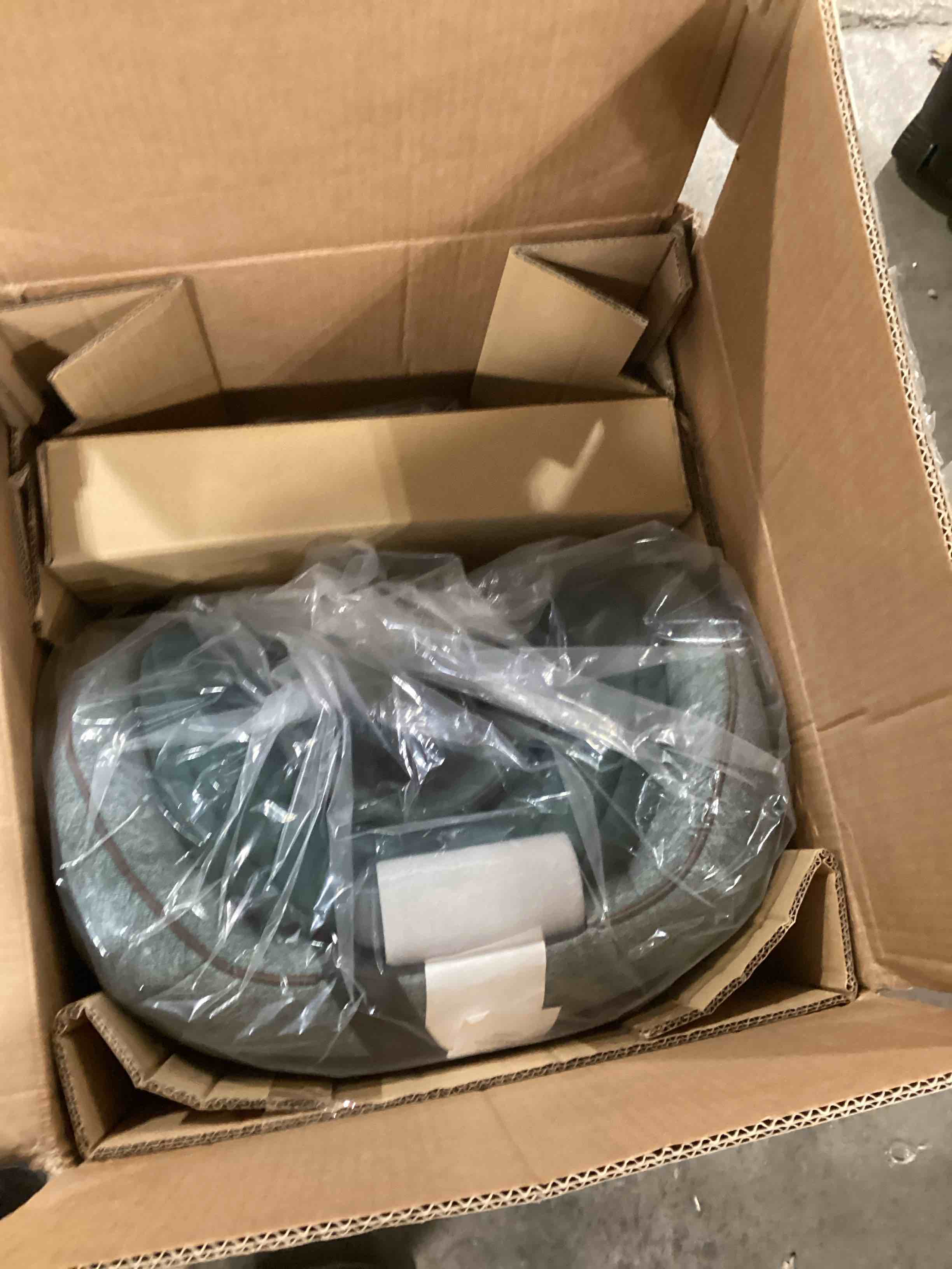 https://s3.amazonaws.com/lotting-images-prod/bidfta/PPE1729308_1747049827477.jpeg