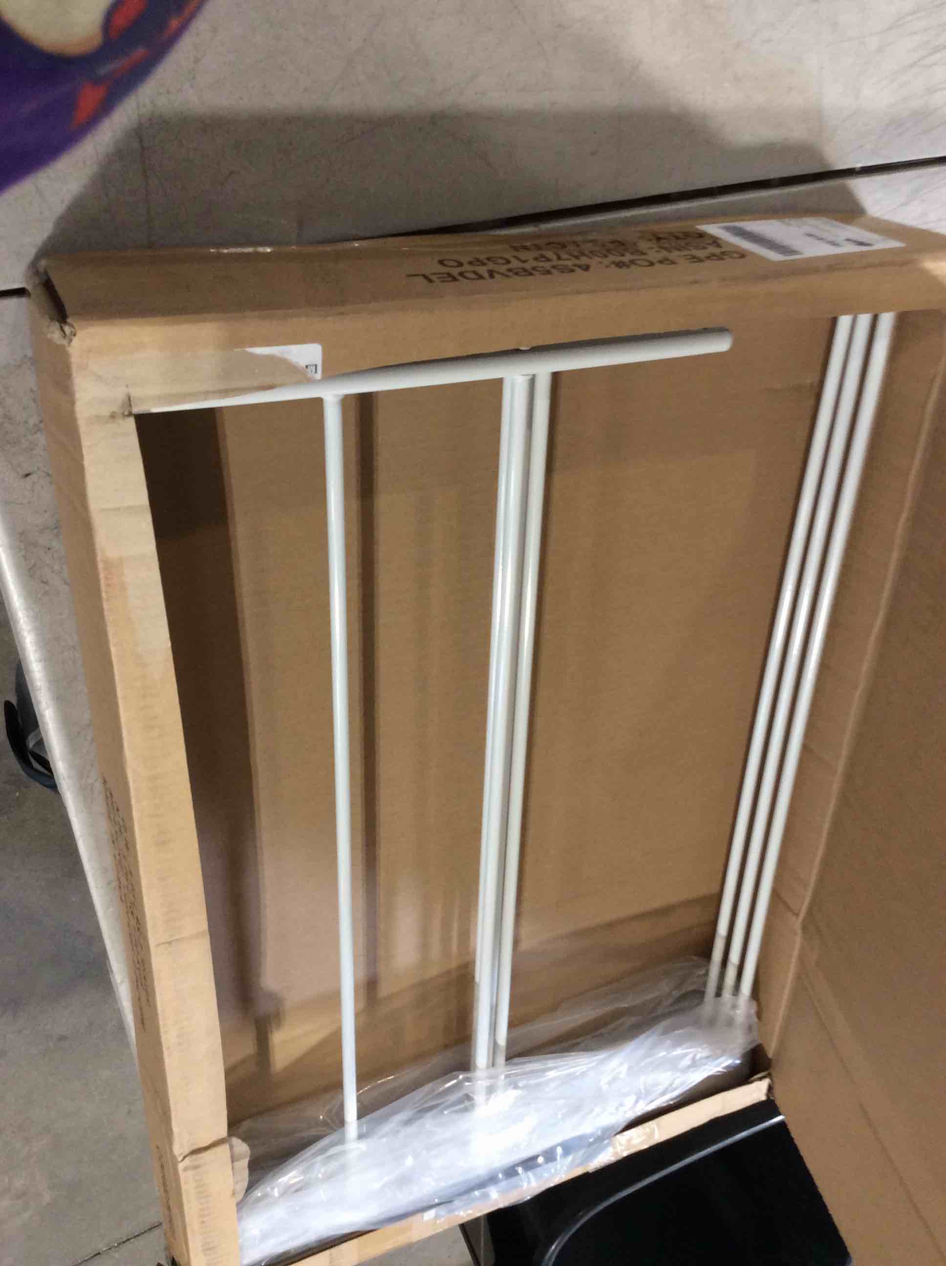 https://s3.amazonaws.com/lotting-images-prod/bidfta/PPE1729463_1747152767870.jpeg