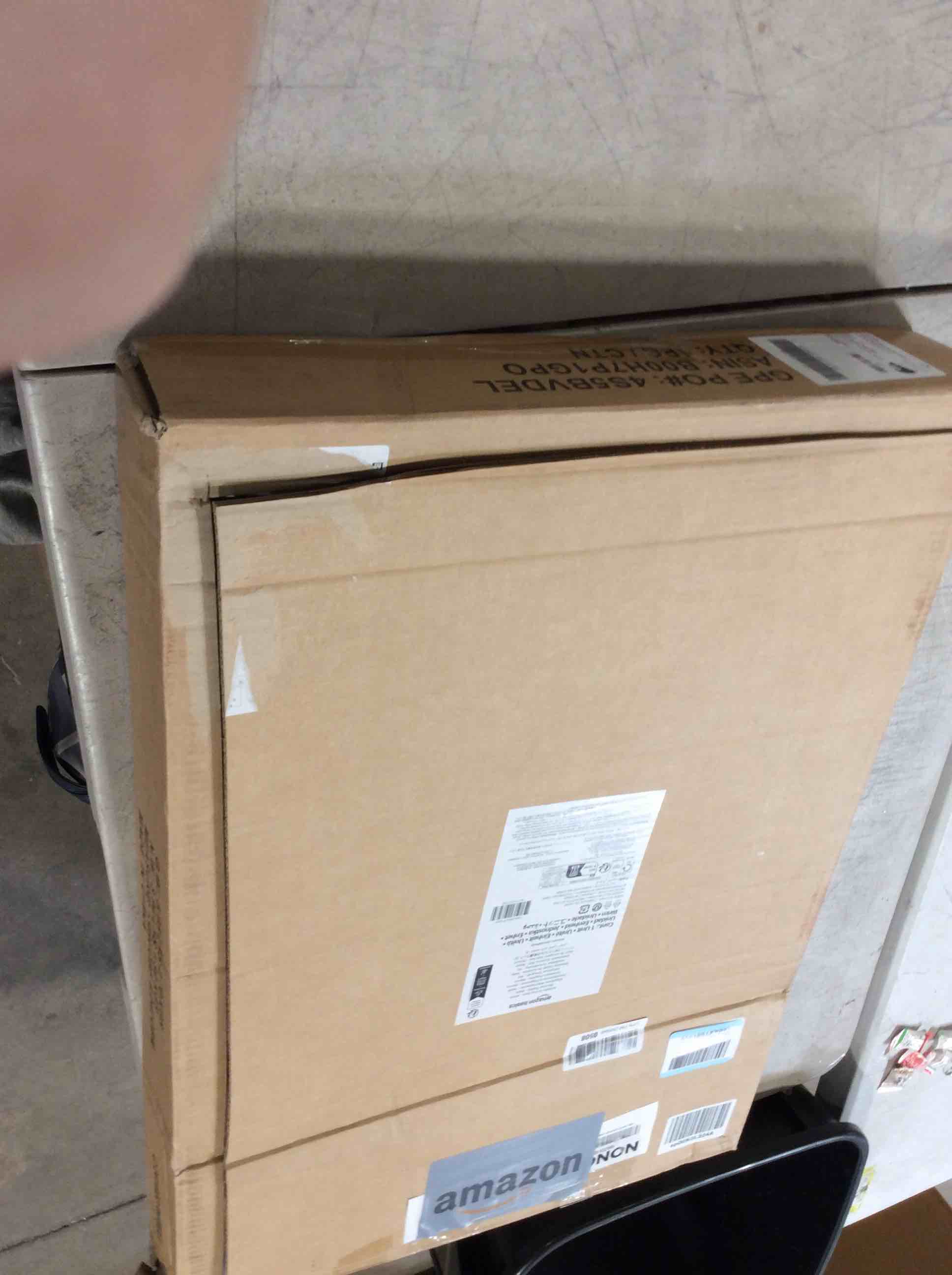 https://s3.amazonaws.com/lotting-images-prod/bidfta/PPE1729463_1747152770008.jpeg