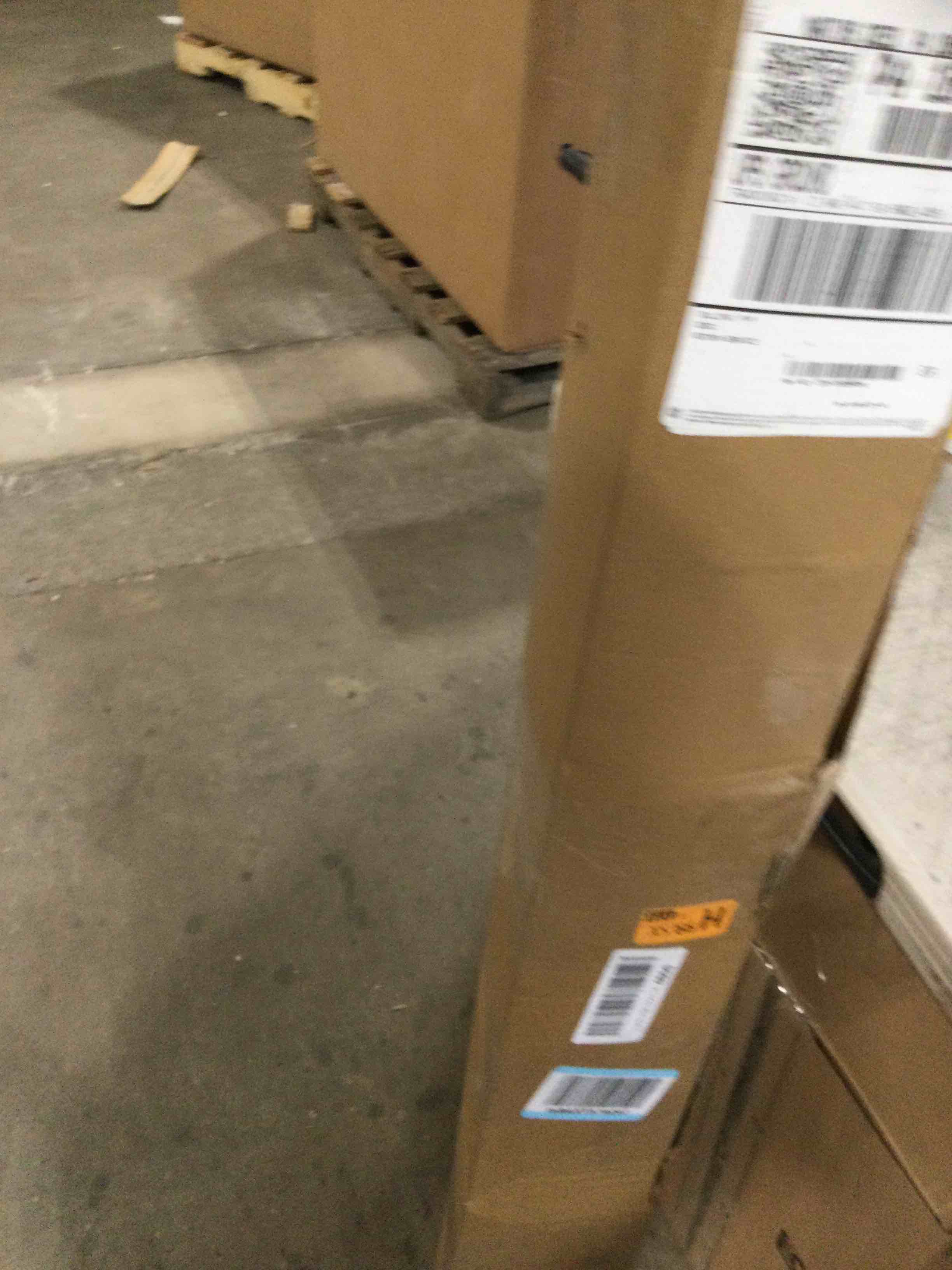 https://s3.amazonaws.com/lotting-images-prod/bidfta/PPE1729741_1747336333942.jpeg