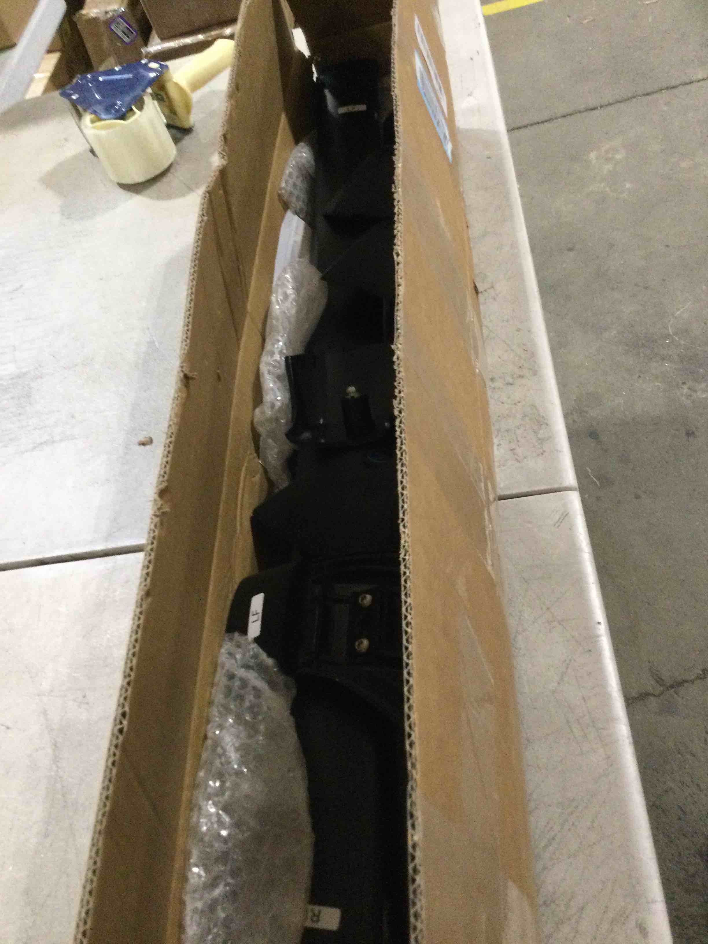 https://s3.amazonaws.com/lotting-images-prod/bidfta/PPE1730619_1748633236609.jpeg